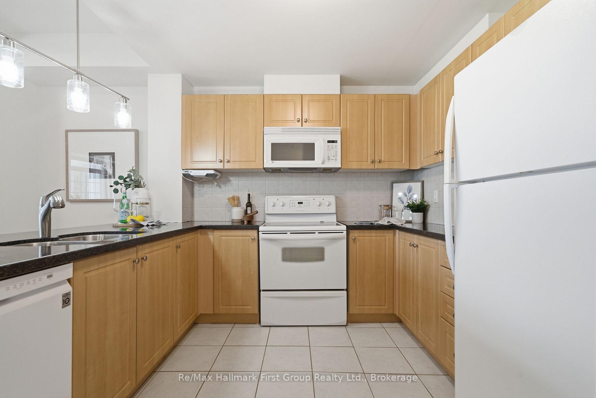 Photo 6 of Unit 215, 145 Third Street, Cobourg — HOMEH