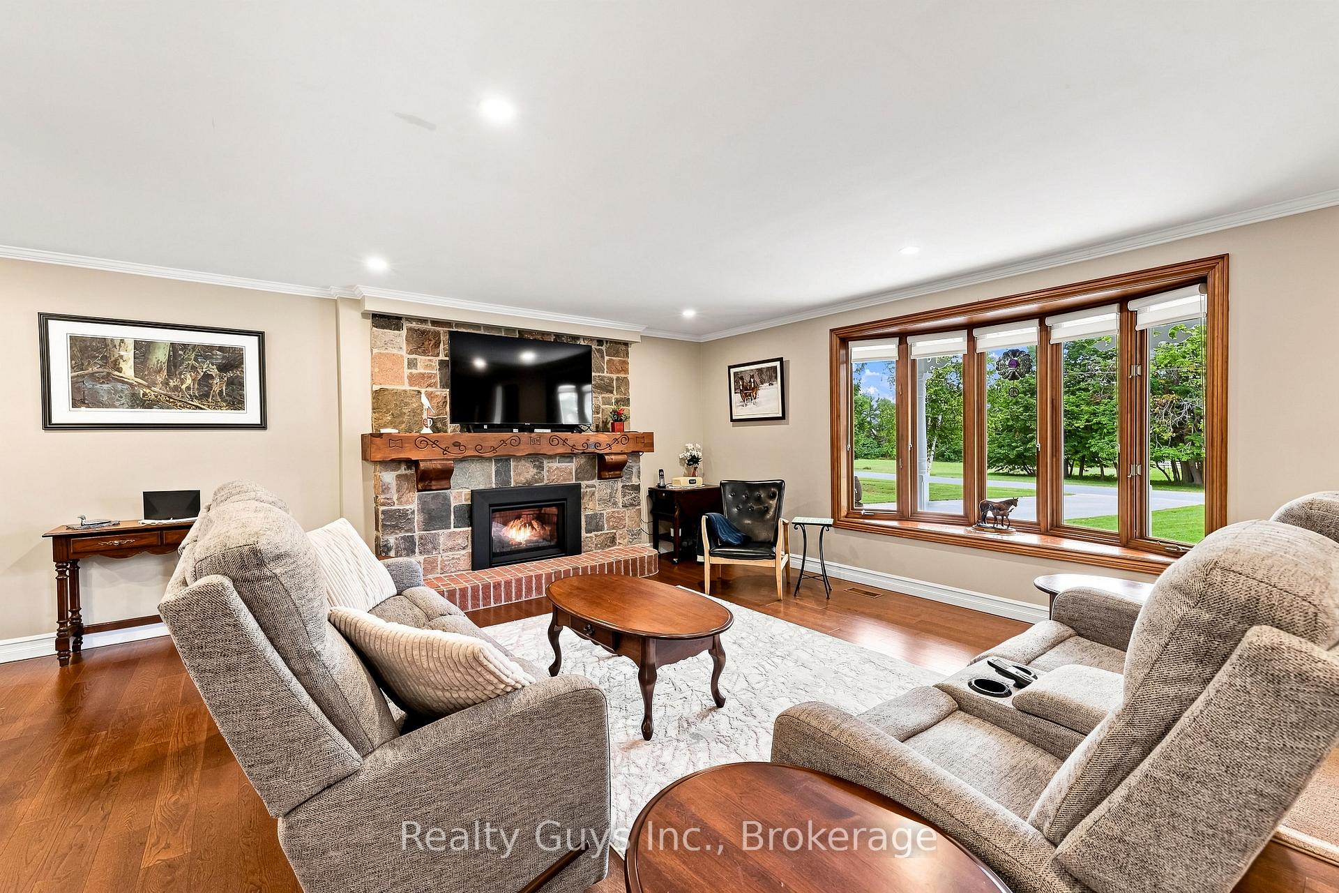 Photo 7 of 498 Ava Crescent, Cavan Monaghan, Millbrook Village — HOMEH