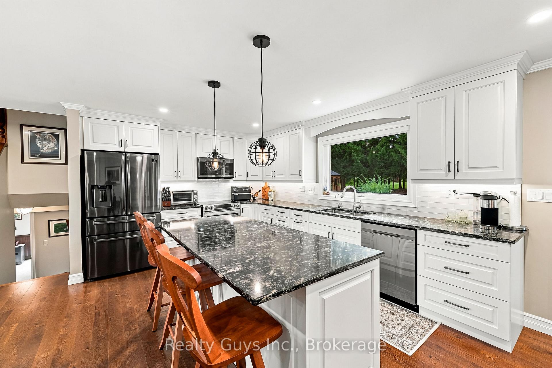 Photo 10 of 498 Ava Crescent, Cavan Monaghan, Millbrook Village — HOMEH