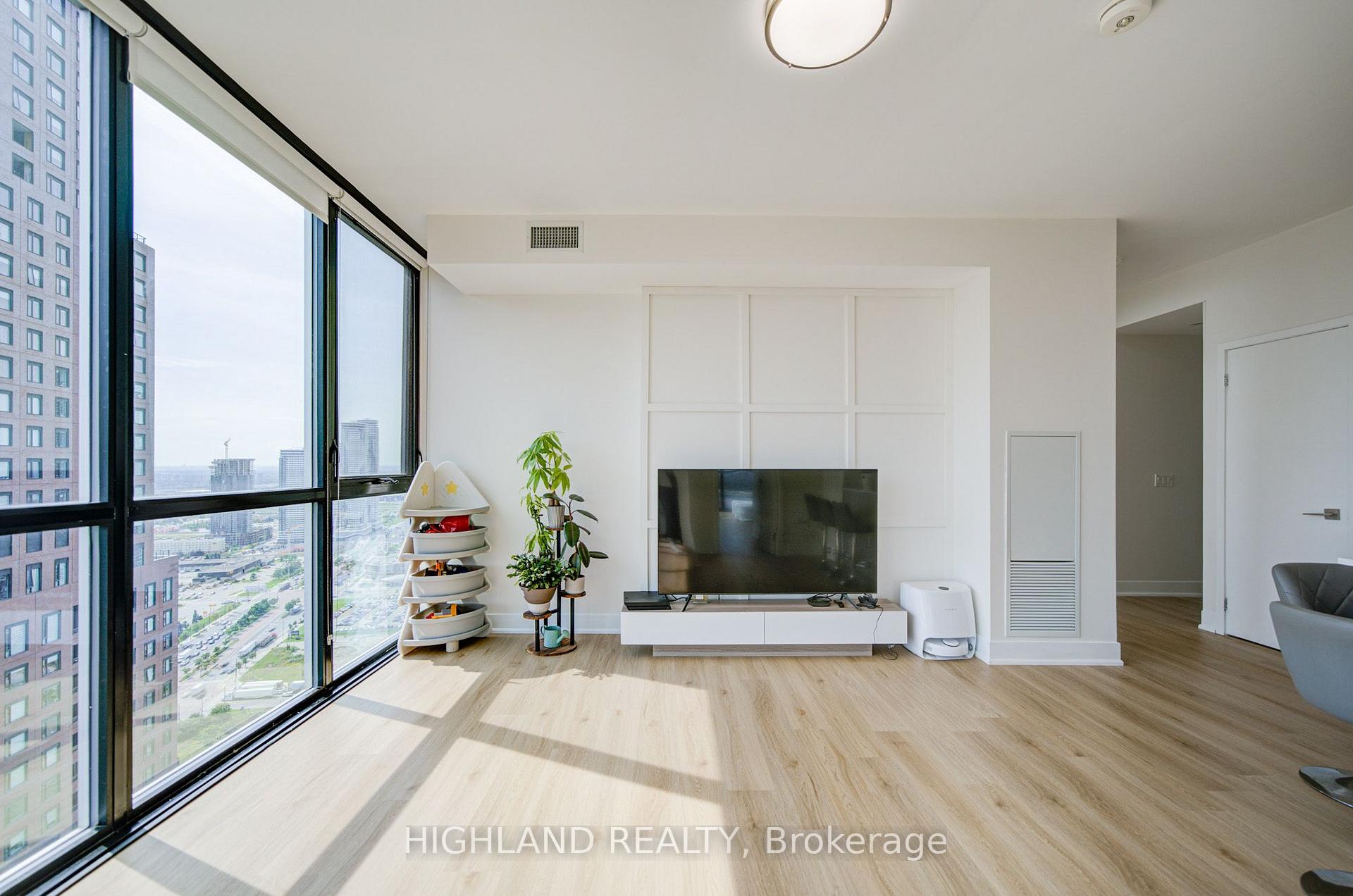 Photo 6 of Unit 3602, 2916 Highway 7, Vaughan, Concord — HOMEH