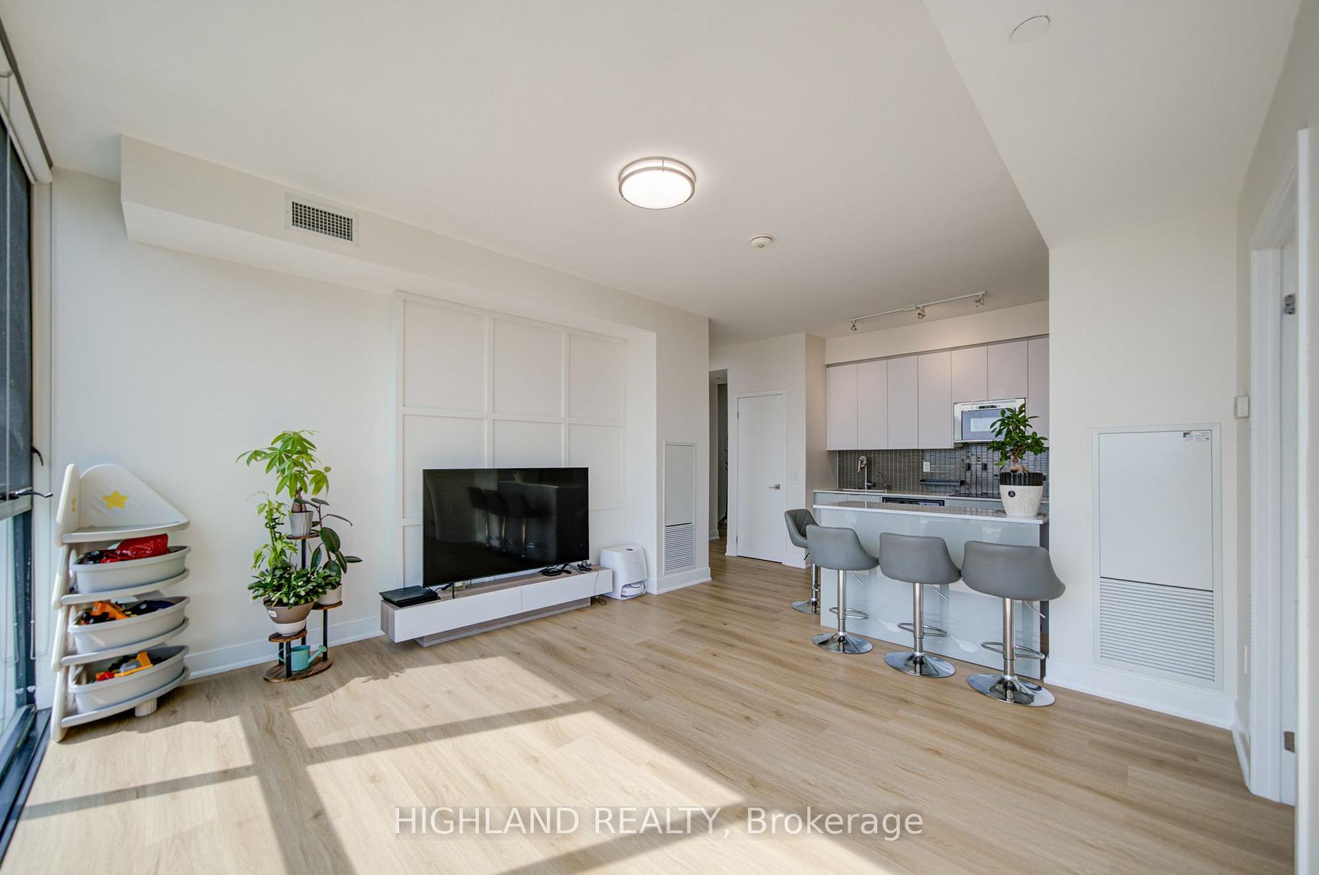 Photo 7 of Unit 3602, 2916 Highway 7, Vaughan, Concord — HOMEH