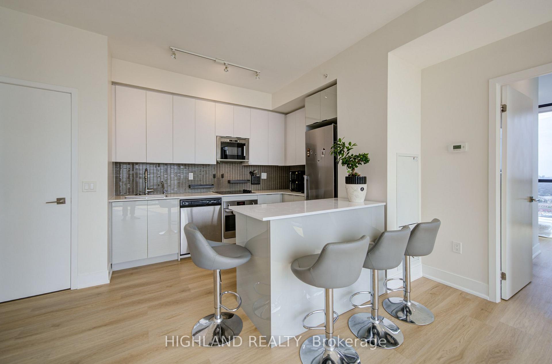 Photo 9 of Unit 3602, 2916 Highway 7, Vaughan, Concord — HOMEH
