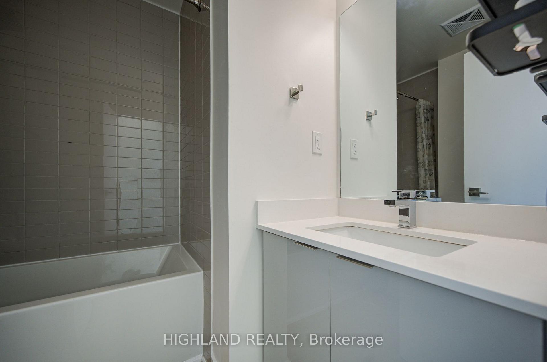 Photo 10 of Unit 3602, 2916 Highway 7, Vaughan, Concord — HOMEH