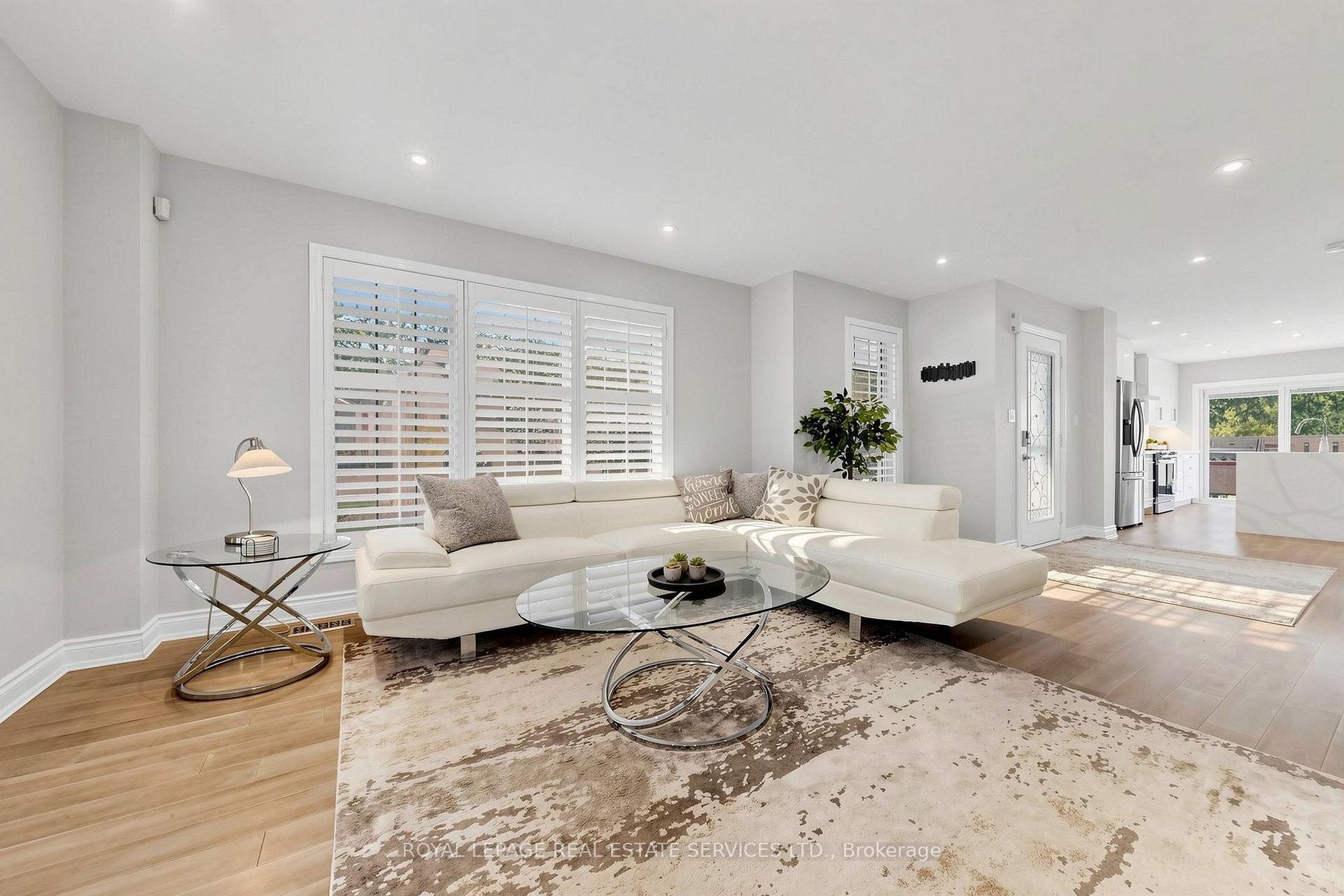 Photo 8 of 2413 Baintree Crescent, Oakville, Westmount — HOMEH