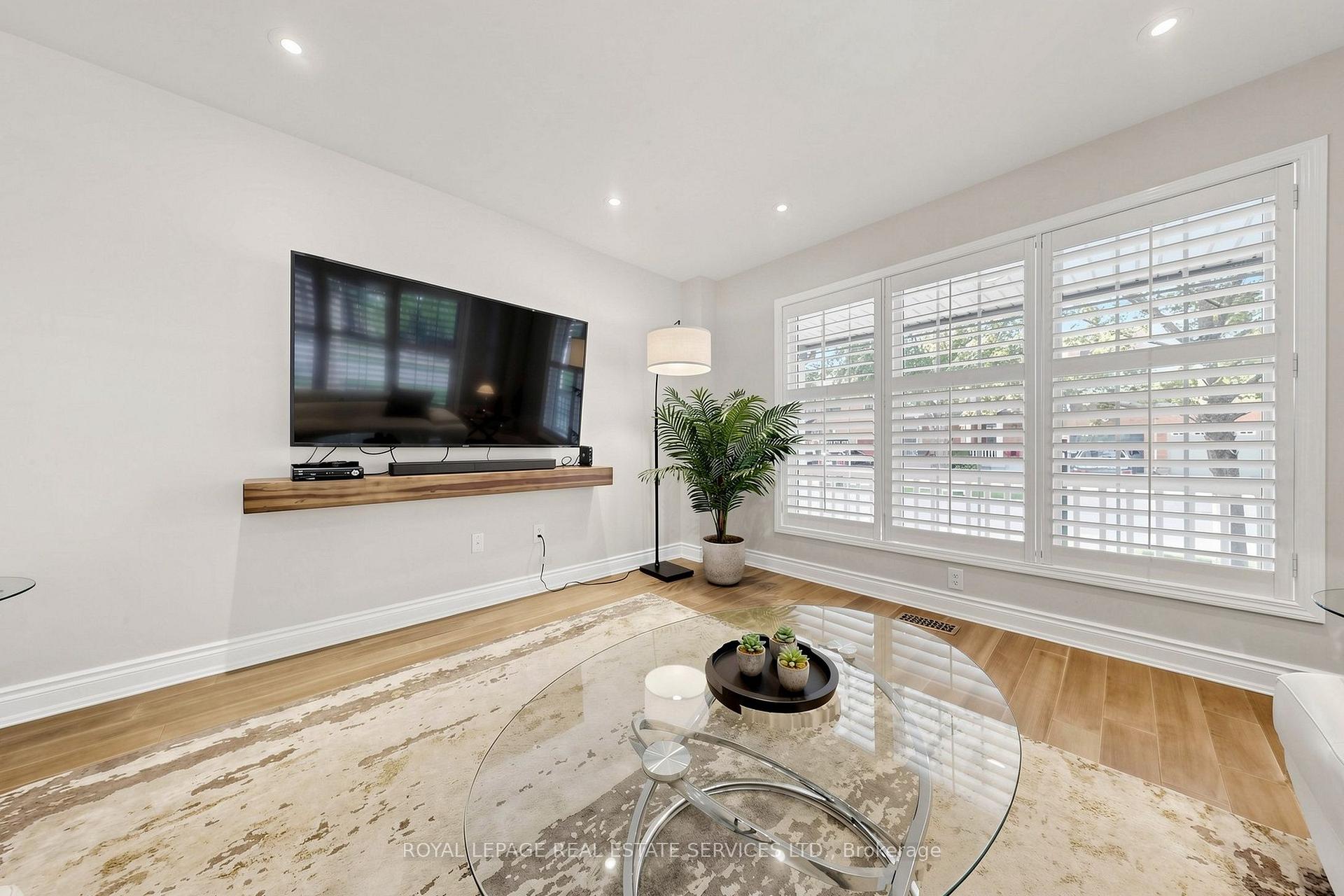 Photo 11 of 2413 Baintree Crescent, Oakville, Westmount — HOMEH