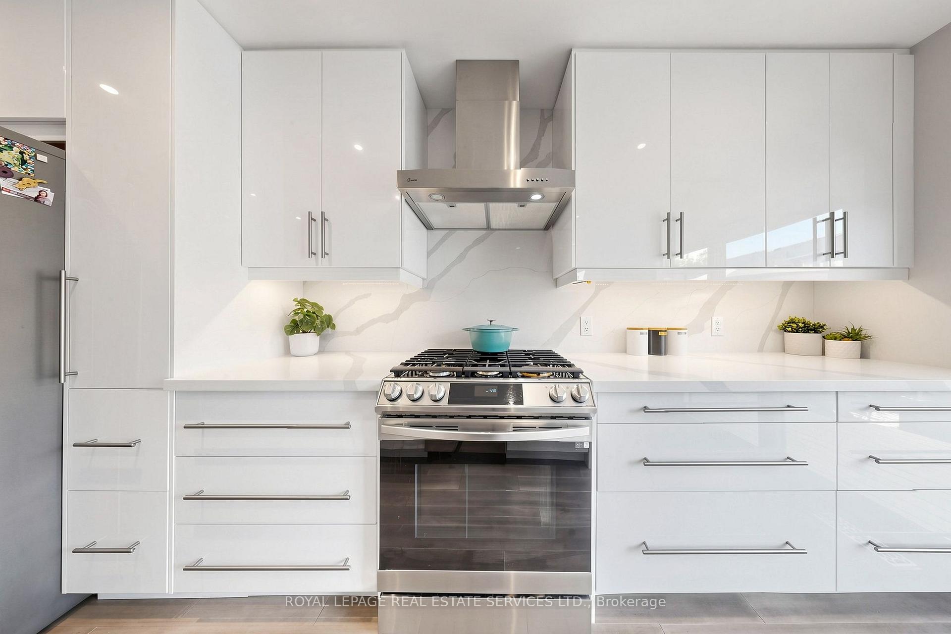Photo 14 of 2413 Baintree Crescent, Oakville, Westmount — HOMEH