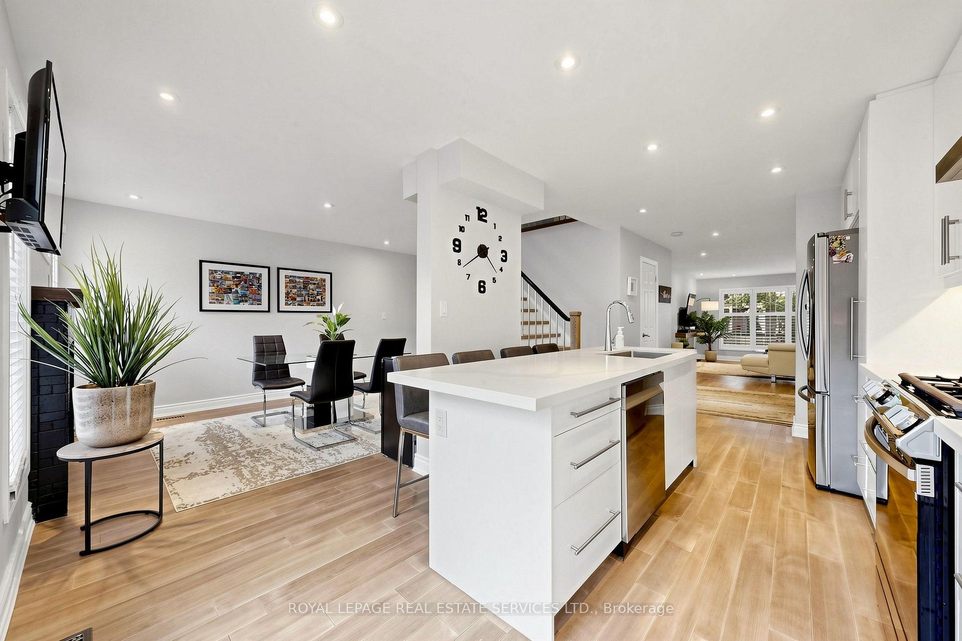 Photo 16 of 2413 Baintree Crescent, Oakville, Westmount — HOMEH