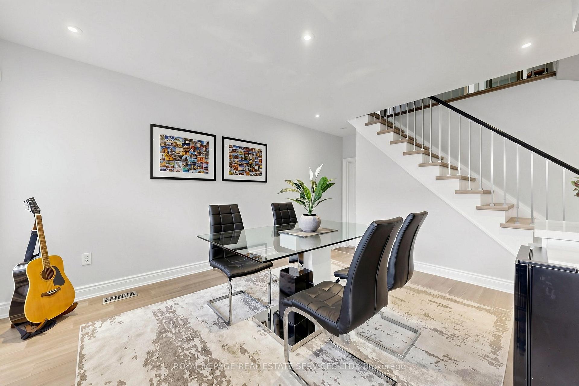 Photo 17 of 2413 Baintree Crescent, Oakville, Westmount — HOMEH