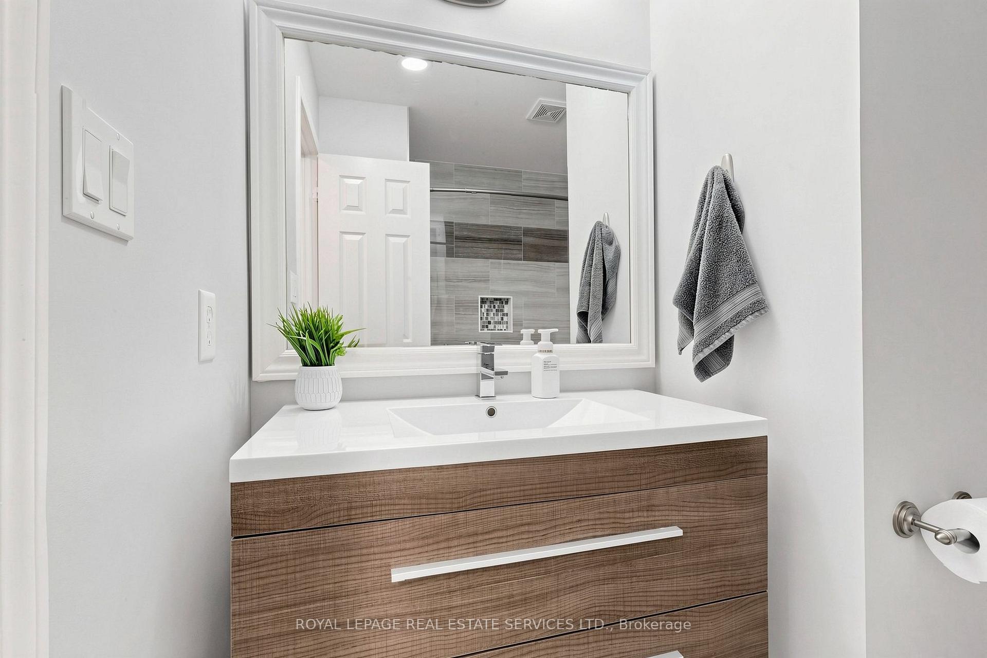Photo 35 of 2413 Baintree Crescent, Oakville, Westmount — HOMEH