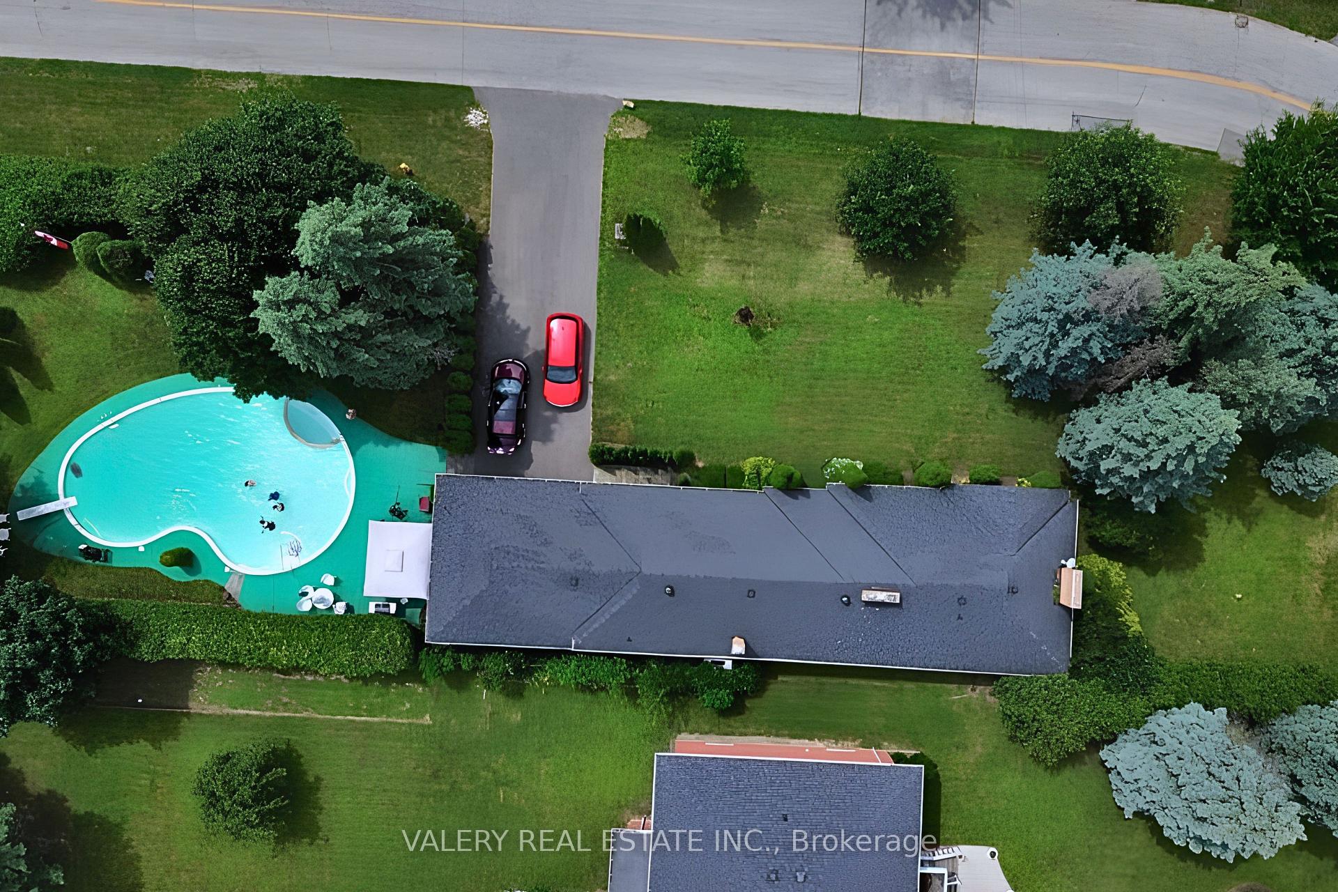 Photo 4 of 87 Cedar Brae Boulevard SE, Scarborough, Eglinton East — HOMEH
