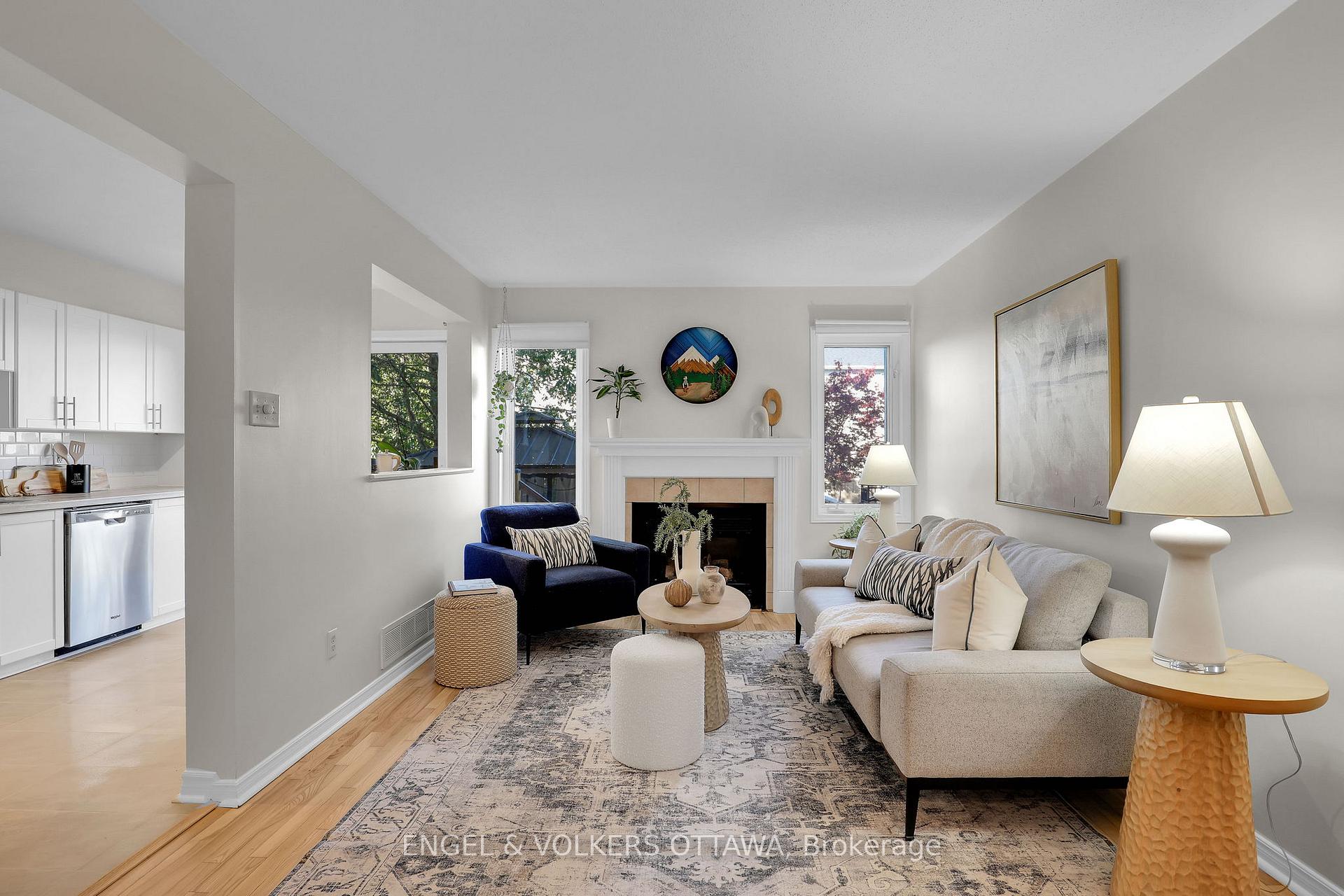 Photo 6 of 1632 Varennes Boulevard, Ottawa, Fallingbrook/Pineridge — HOMEH