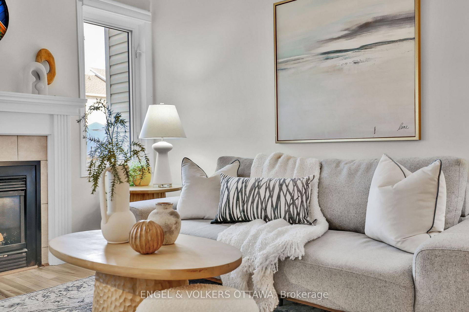 Photo 8 of 1632 Varennes Boulevard, Ottawa, Fallingbrook/Pineridge — HOMEH