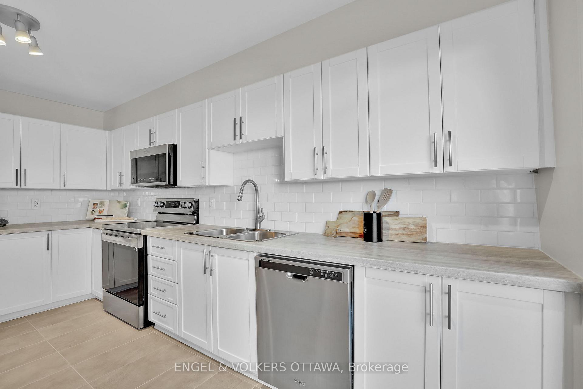 Photo 13 of 1632 Varennes Boulevard, Ottawa, Fallingbrook/Pineridge — HOMEH