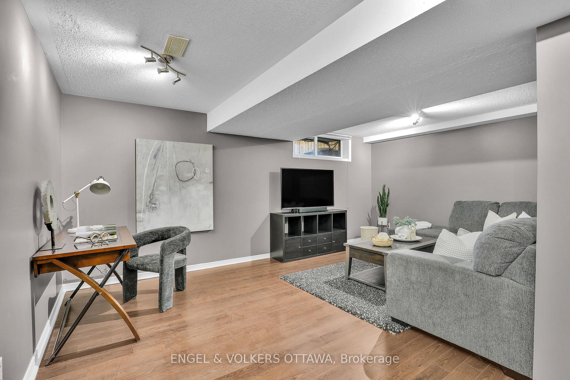 Photo 23 of 1632 Varennes Boulevard, Ottawa, Fallingbrook/Pineridge — HOMEH