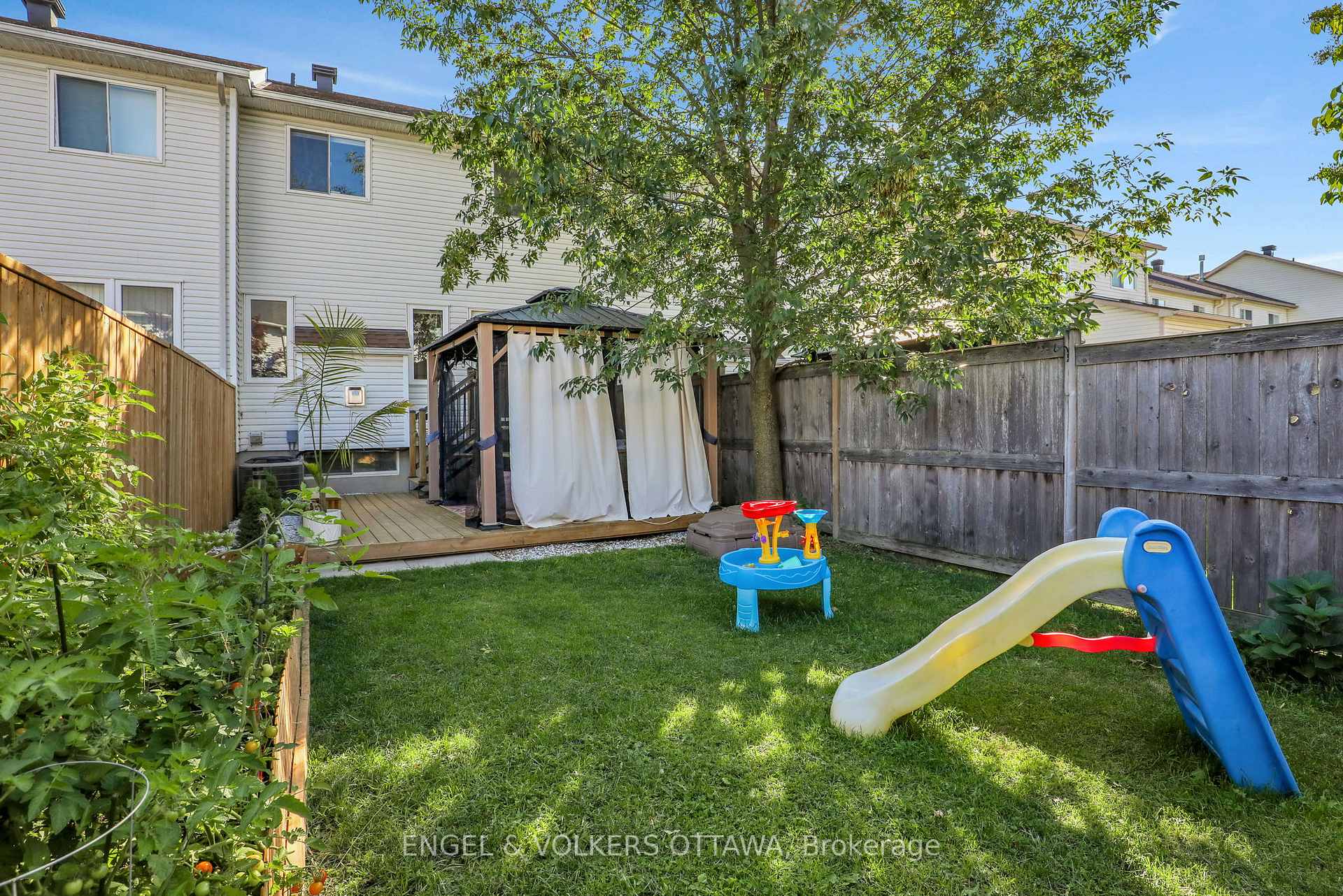 Photo 30 of 1632 Varennes Boulevard, Ottawa, Fallingbrook/Pineridge — HOMEH