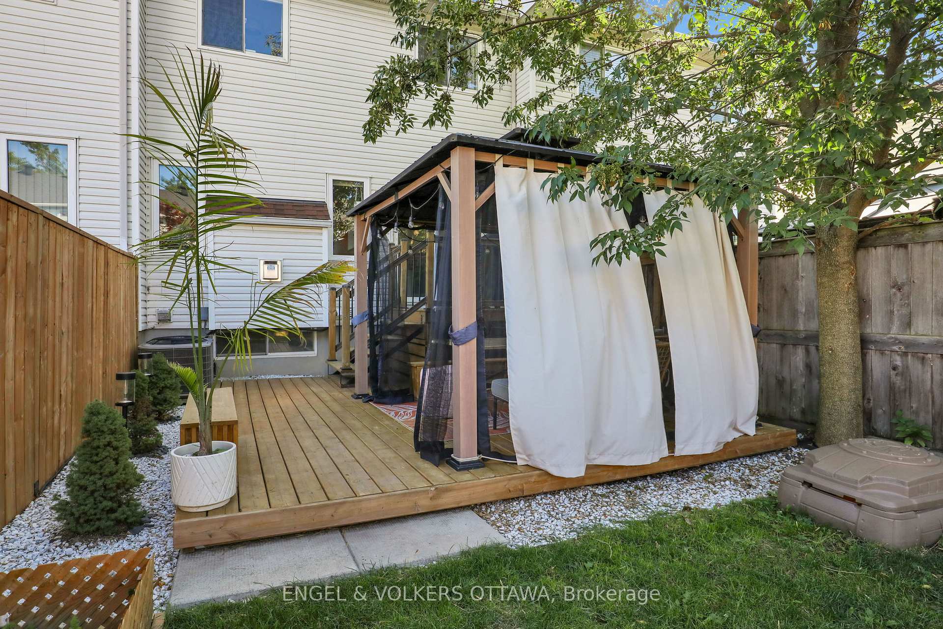 Photo 31 of 1632 Varennes Boulevard, Ottawa, Fallingbrook/Pineridge — HOMEH