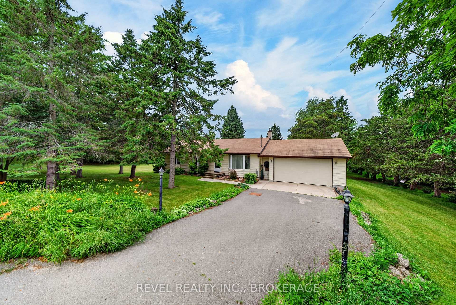 Photo 1 of 4453 Latimer Road, Frontenac, Frontenac South — HOMEH