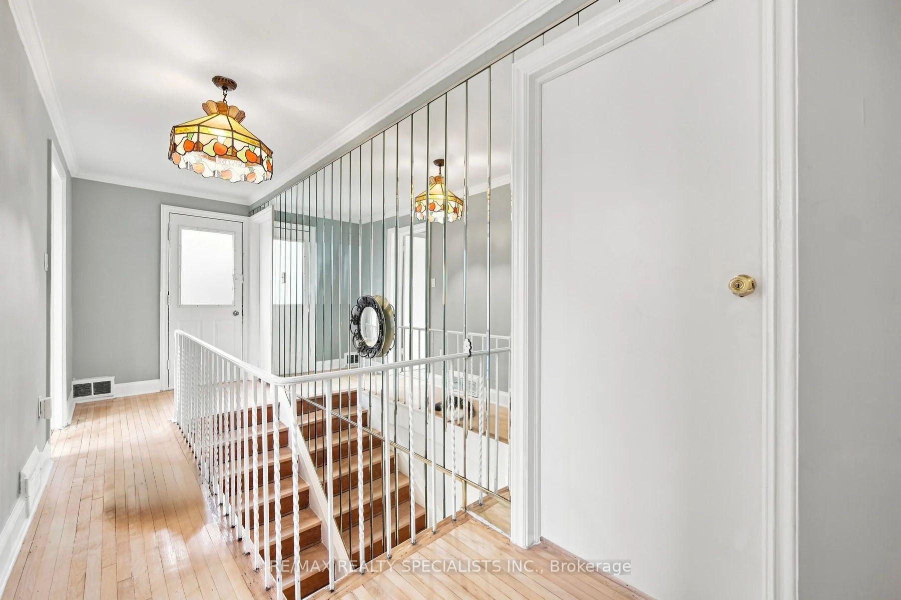 Photo 11 of 39 Macdonald Street, Etobicoke, Mimico — HOMEH