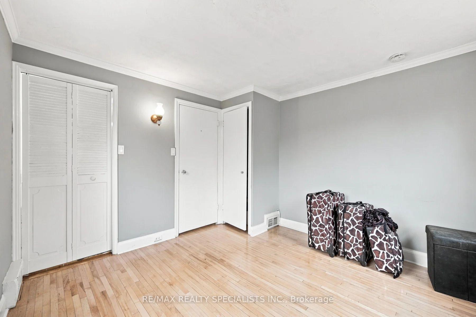 Photo 13 of 39 Macdonald Street, Etobicoke, Mimico — HOMEH