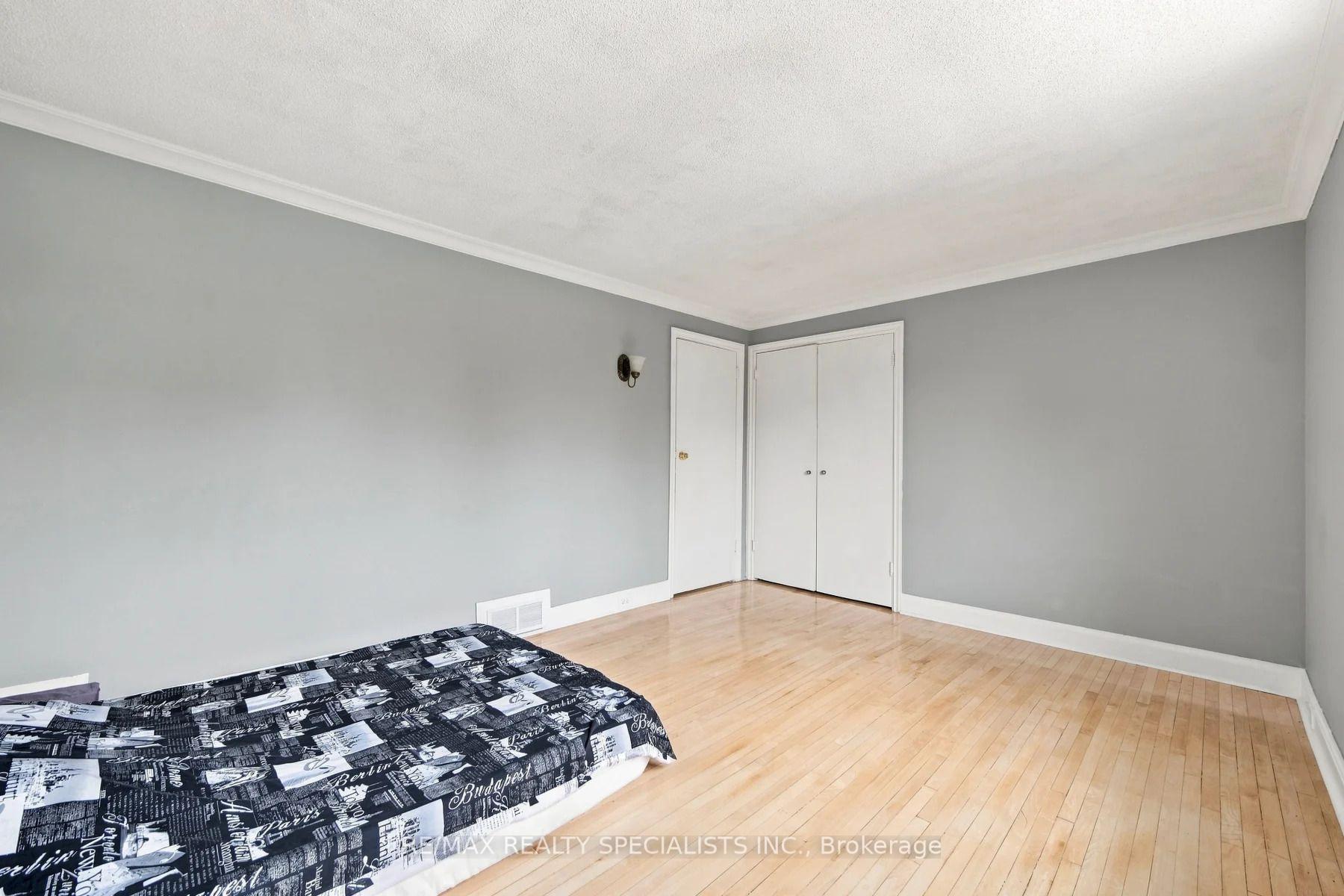 Photo 16 of 39 Macdonald Street, Etobicoke, Mimico — HOMEH