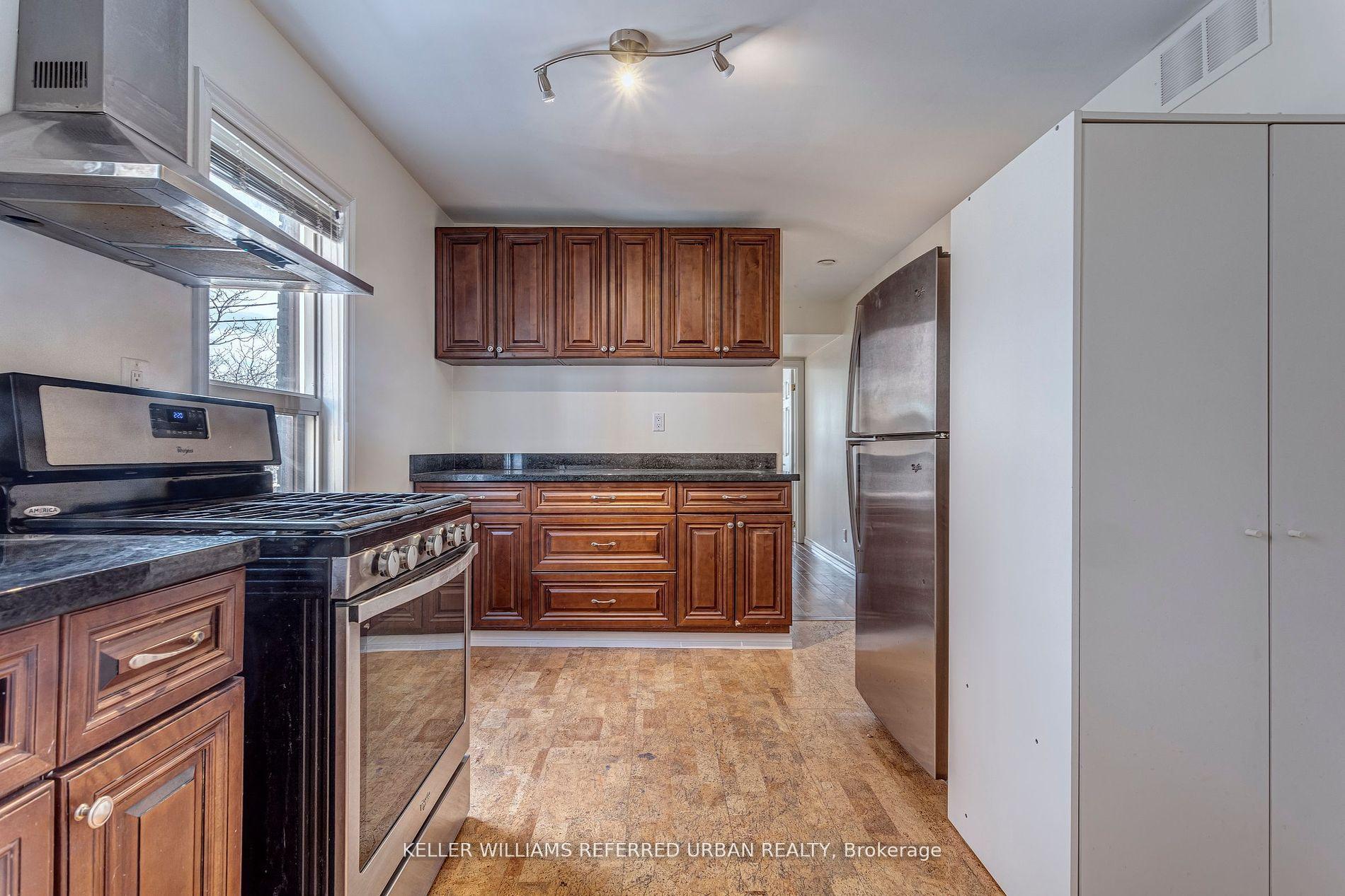 Front of Unit 2, 2976 Lake Shore Boulevard W