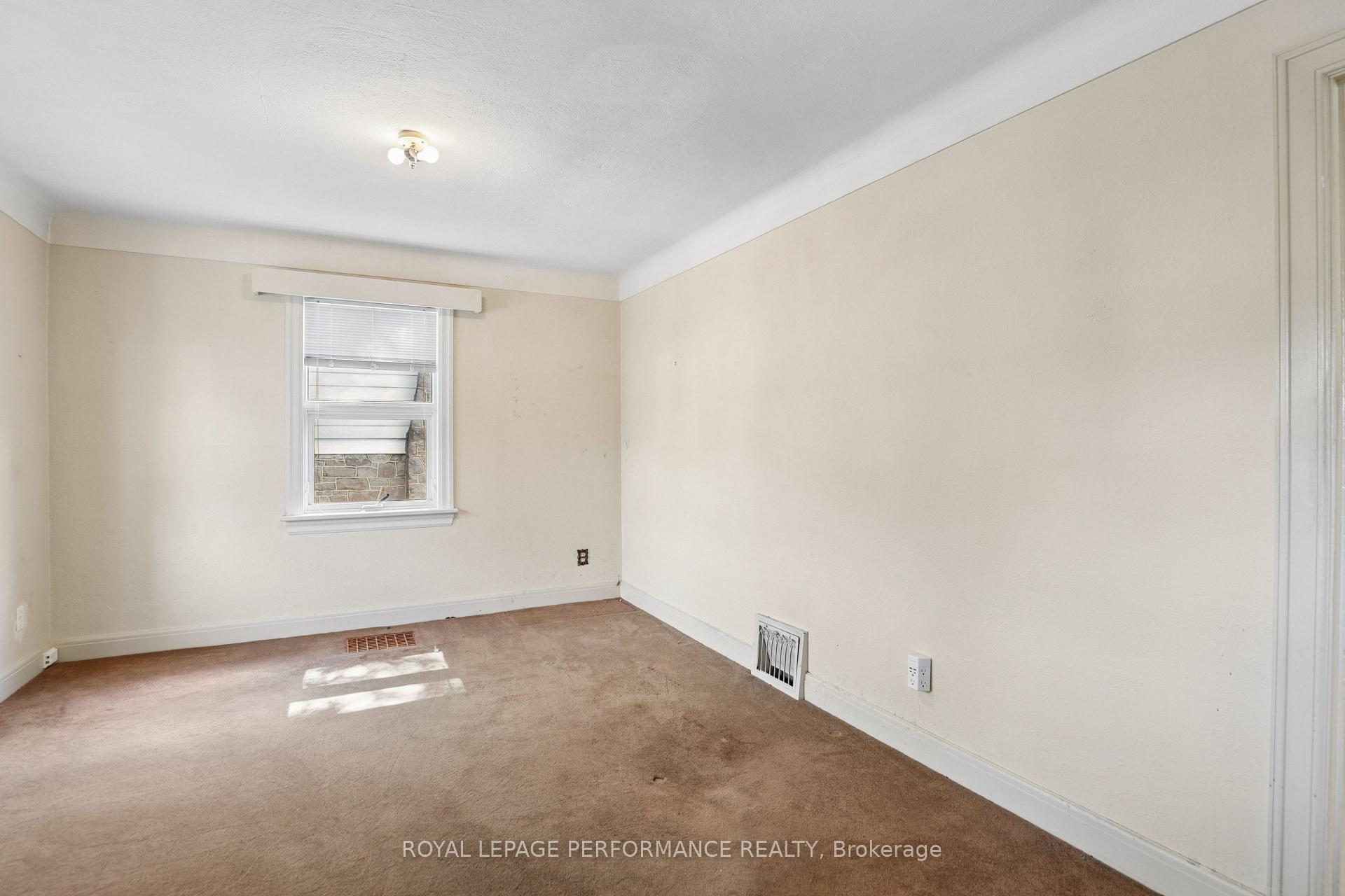 Photo 2 of 85 Noel Street, Ottawa, Lindenlea — HOMEH