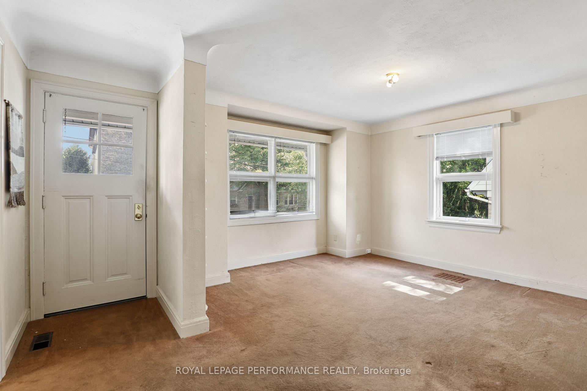 Photo 3 of 85 Noel Street, Ottawa, Lindenlea — HOMEH