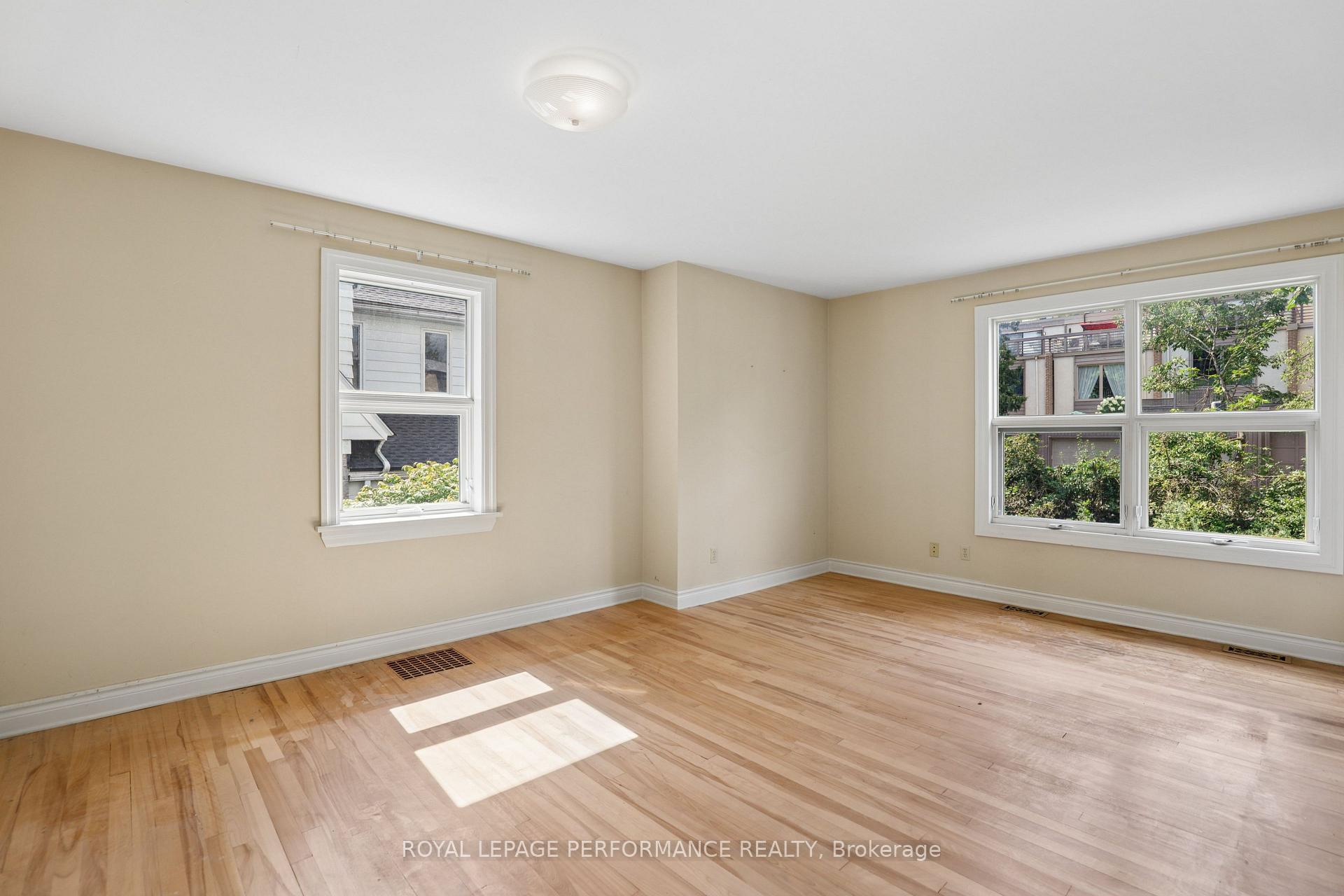 Photo 10 of 85 Noel Street, Ottawa, Lindenlea — HOMEH