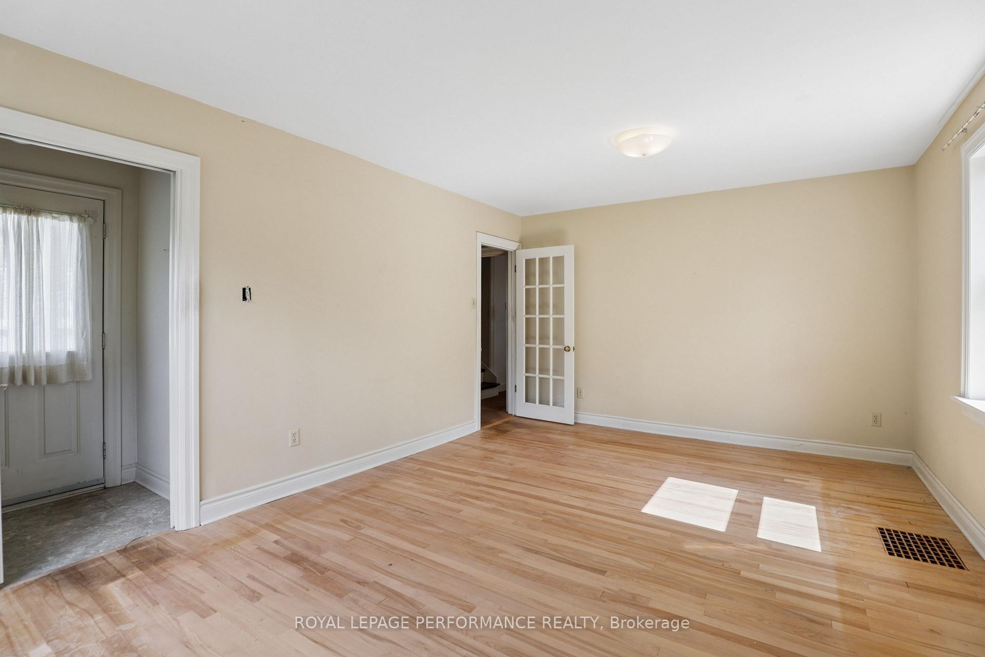 Photo 12 of 85 Noel Street, Ottawa, Lindenlea — HOMEH