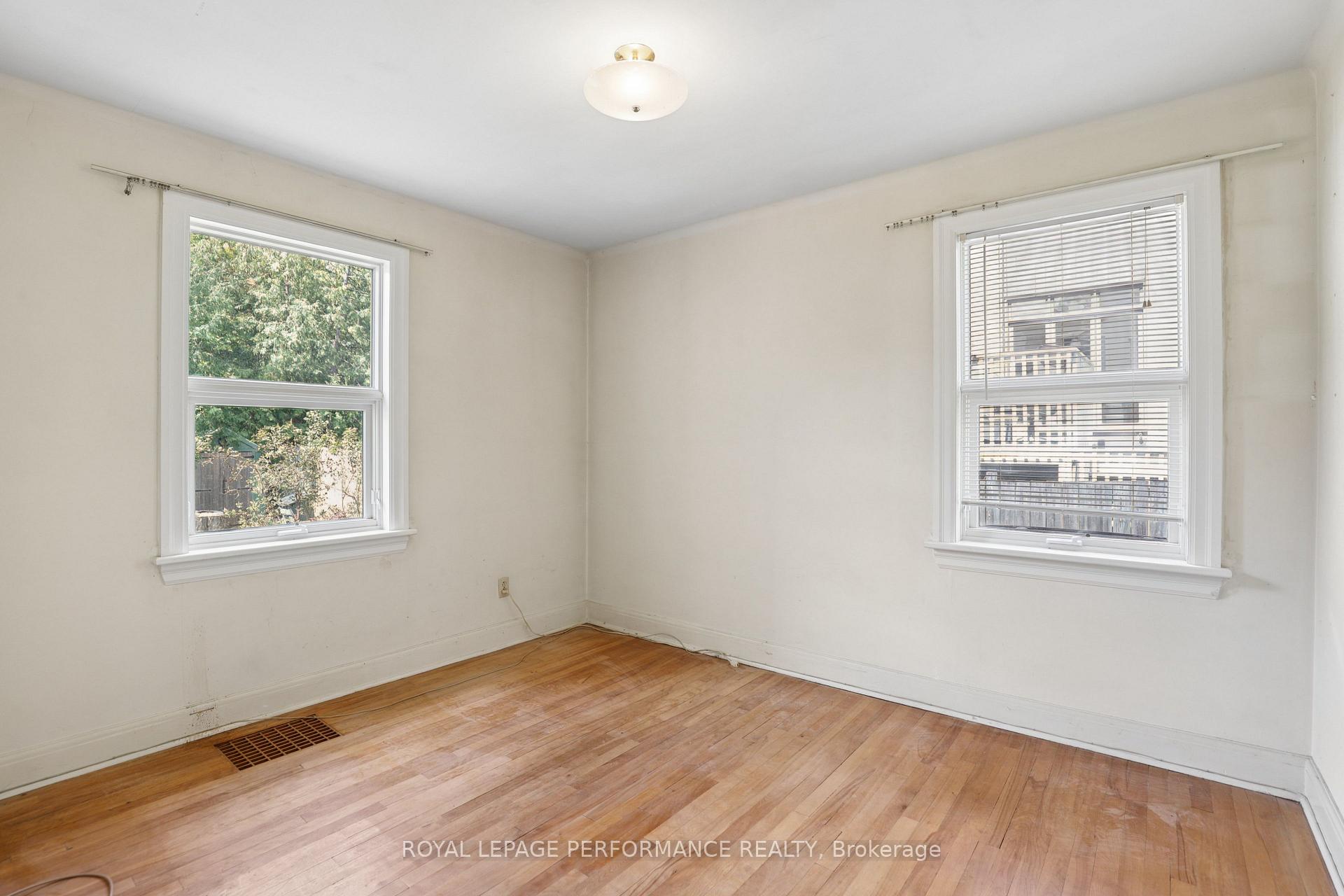 Photo 15 of 85 Noel Street, Ottawa, Lindenlea — HOMEH