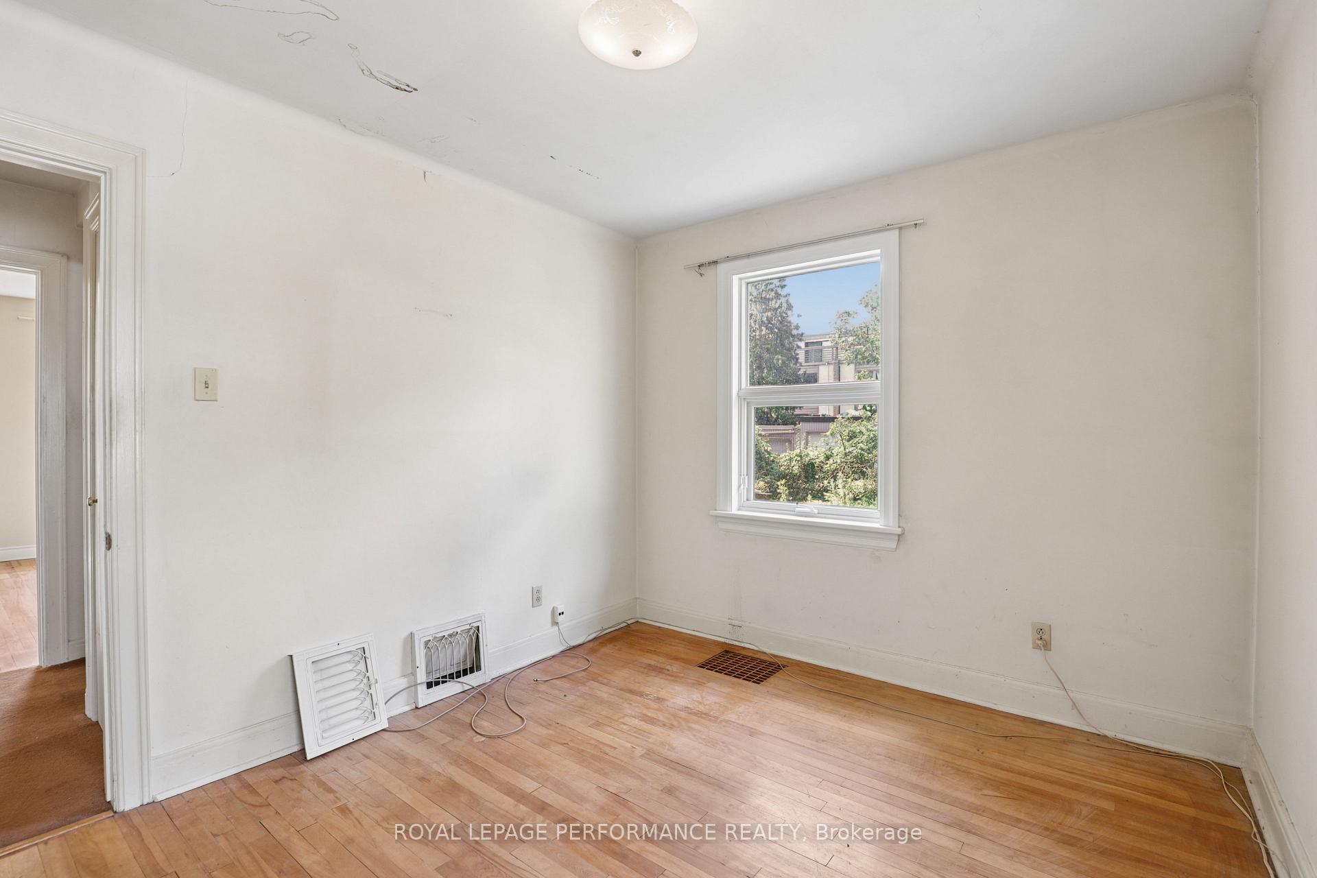Photo 16 of 85 Noel Street, Ottawa, Lindenlea — HOMEH
