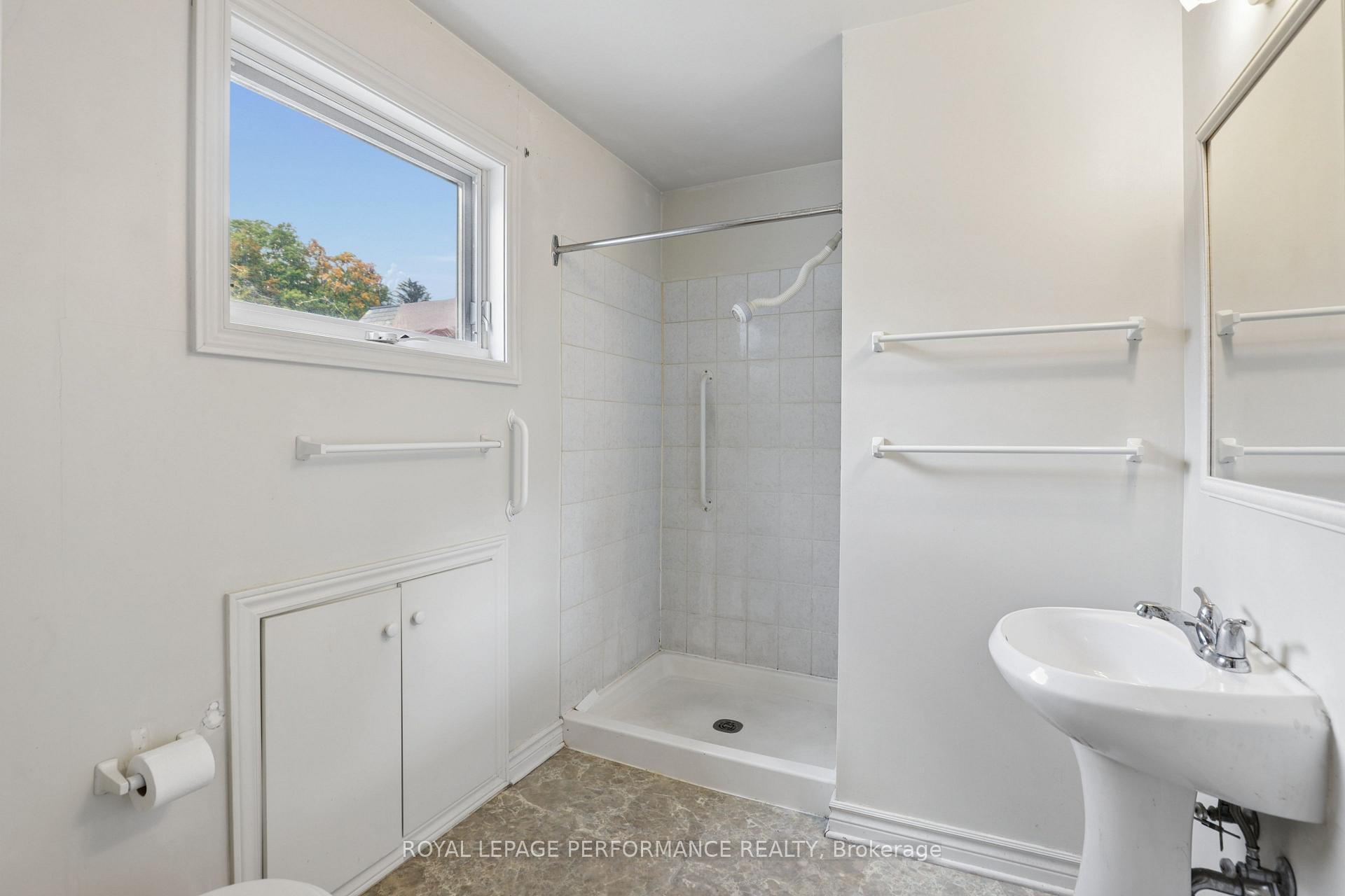 Photo 23 of 85 Noel Street, Ottawa, Lindenlea — HOMEH