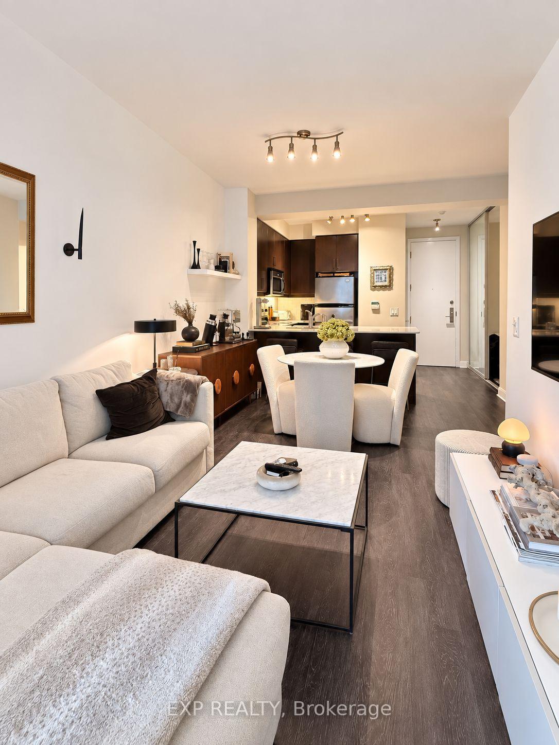 Photo 3 of Unit 702, 38 The Esplanade, Toronto, Waterfront Communities — HOMEH