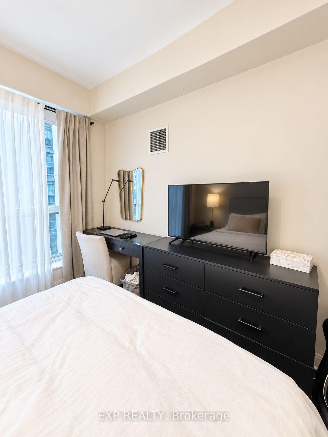 Photo 12 of Unit 702, 38 The Esplanade, Toronto, Waterfront Communities — HOMEH