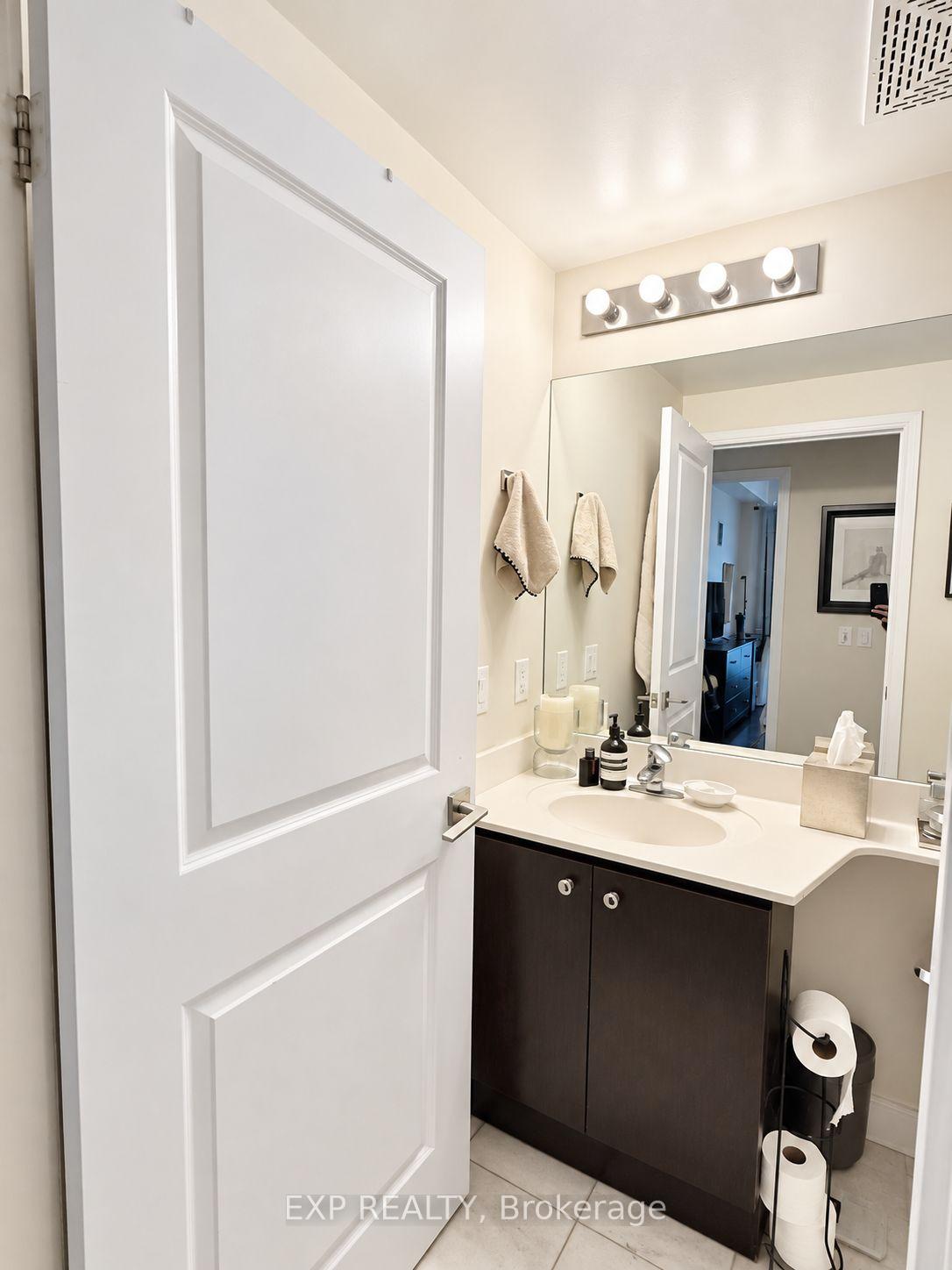 Photo 16 of Unit 702, 38 The Esplanade, Toronto, Waterfront Communities — HOMEH