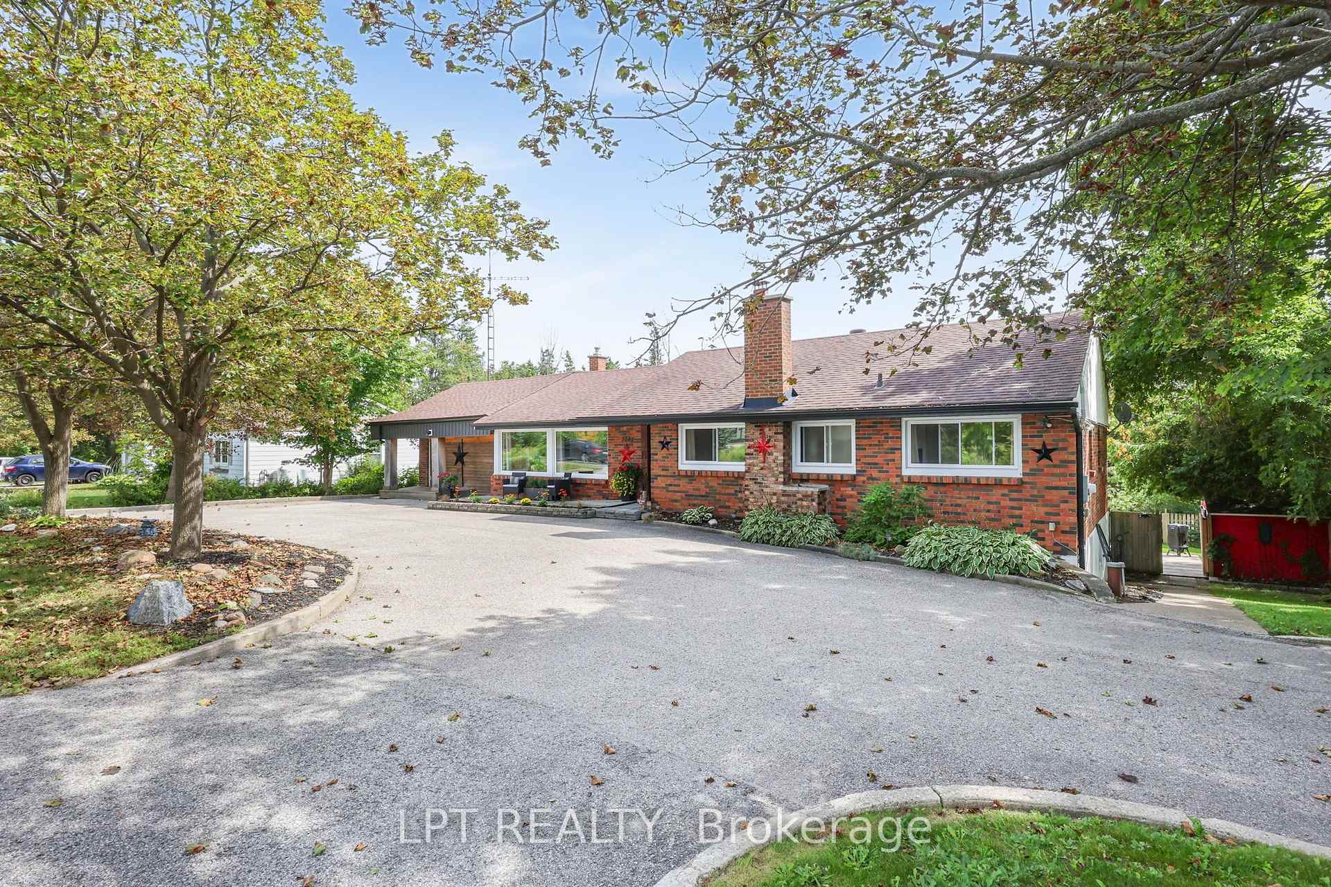 Photo of 2447 Ridge Road W