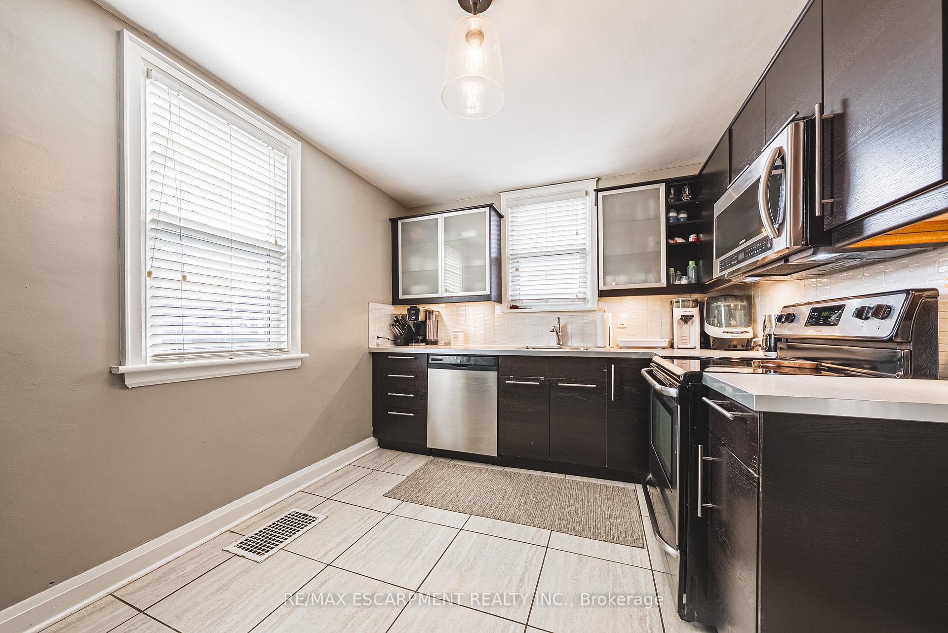 Photo 9 of 239 Rosewood Road, Hamilton, Glenview — HOMEH