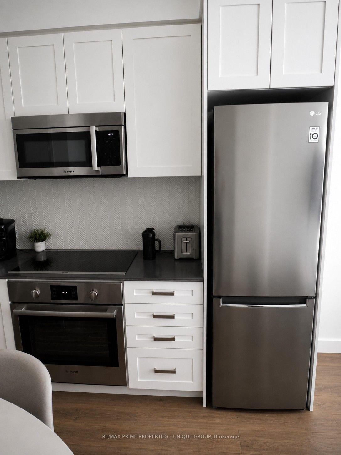 Photo 11 of Unit 412, 293 The Kingsway, Etobicoke, Edenbridge-Humber Valley — HOMEH