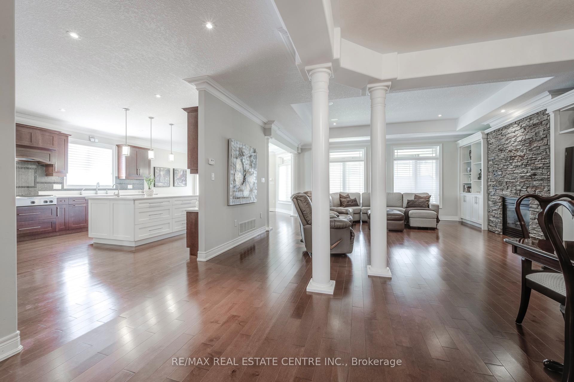 Photo 3 of 4072 Highland Park Drive, Lincoln, Beamsville — HOMEH