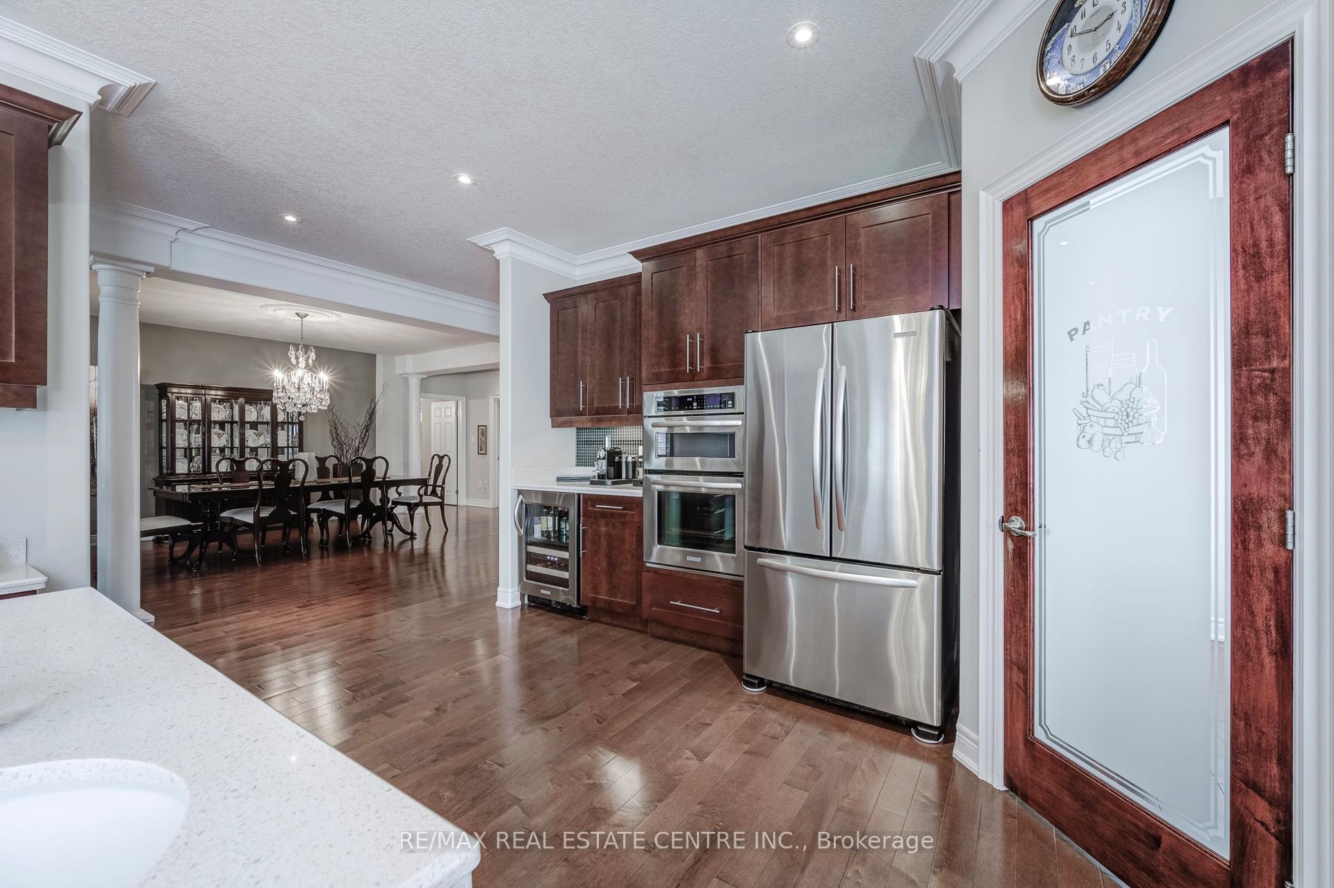 Photo 10 of 4072 Highland Park Drive, Lincoln, Beamsville — HOMEH
