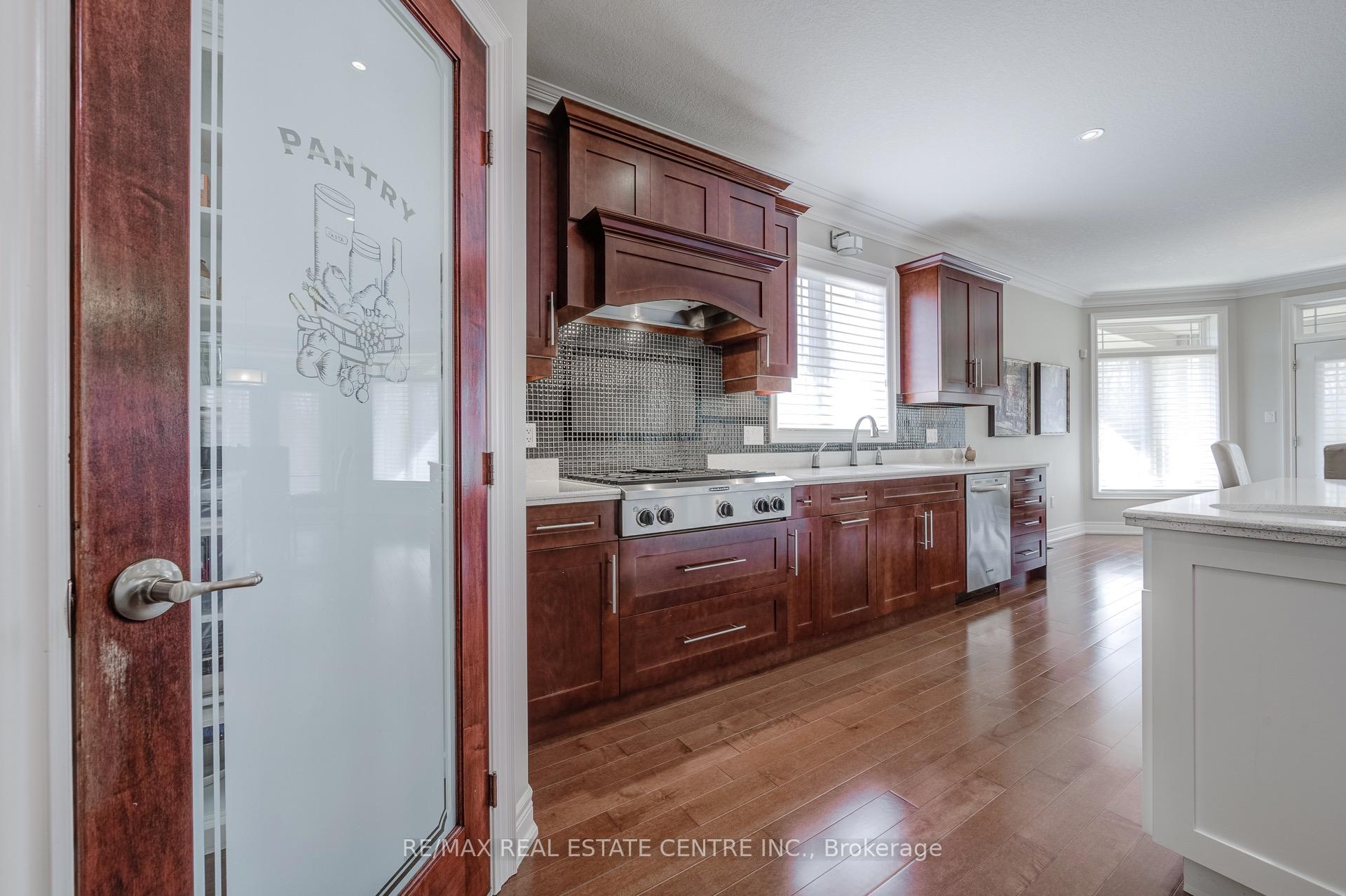 Photo 11 of 4072 Highland Park Drive, Lincoln, Beamsville — HOMEH