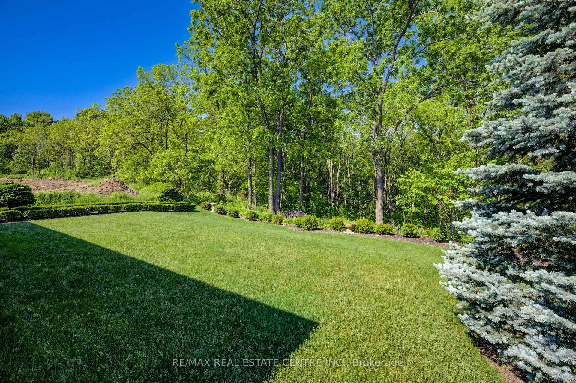 Photo 40 of 4072 Highland Park Drive, Lincoln, Beamsville — HOMEH