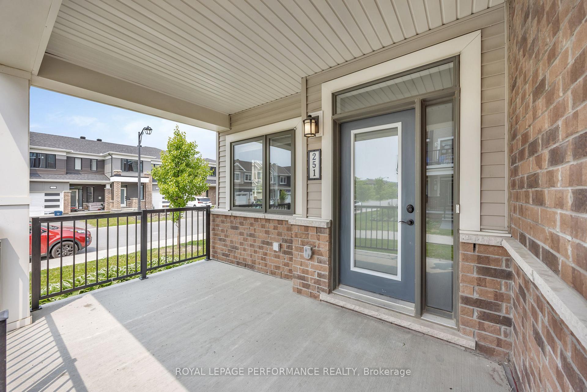 Photo 5 of 251 Zenith Private, Ottawa, Barrhaven - Half Moon Bay — HOMEH
