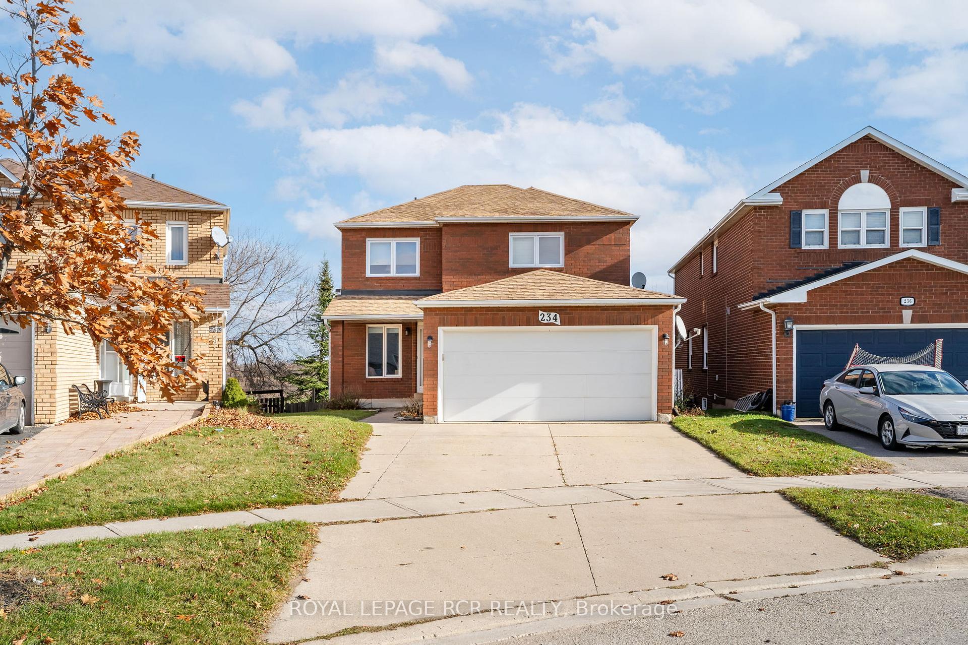 Photo 2 of 234 Howard Crescent, Orangeville — HOMEH