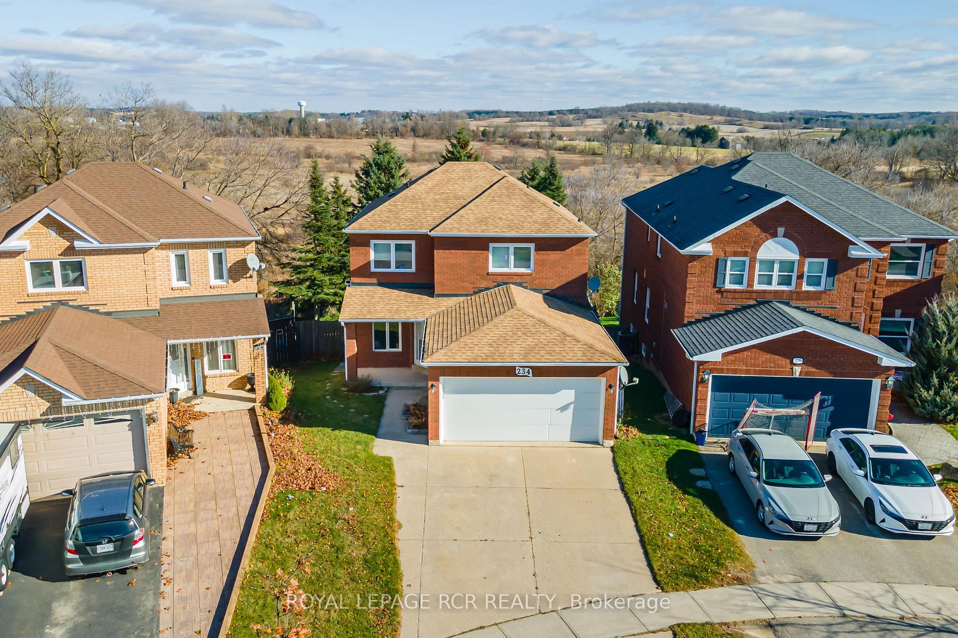 Photo 4 of 234 Howard Crescent, Orangeville — HOMEH
