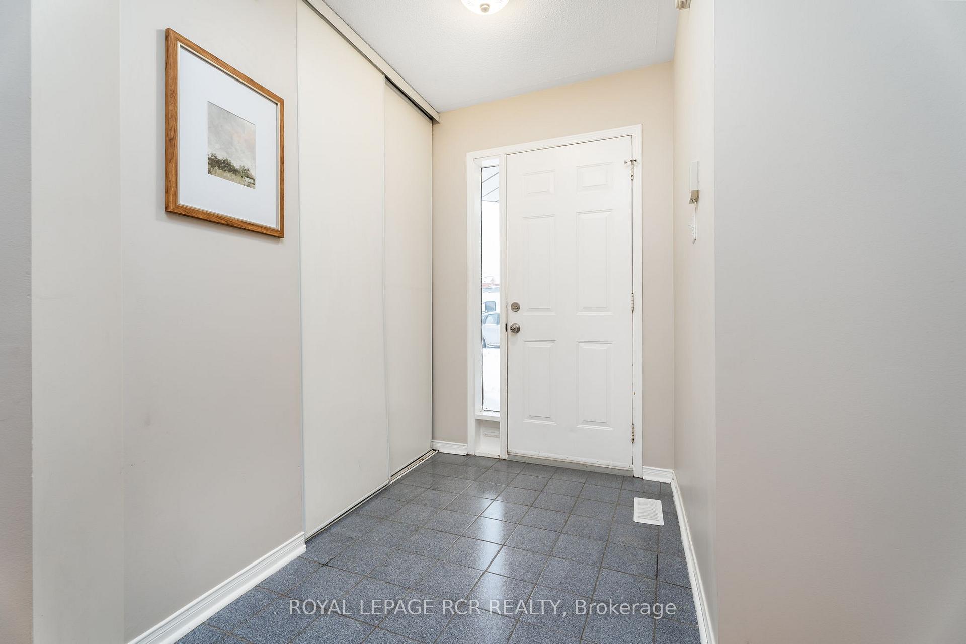 Photo 5 of 234 Howard Crescent, Orangeville — HOMEH