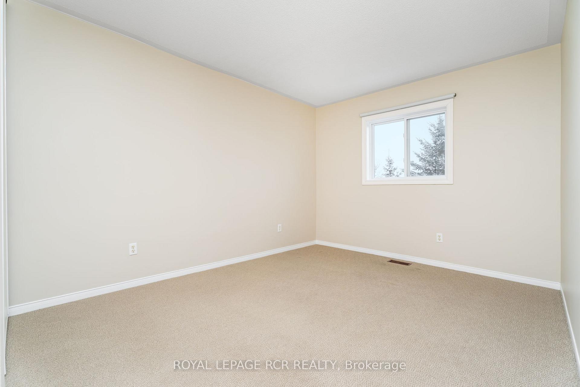 Photo 22 of 234 Howard Crescent, Orangeville — HOMEH