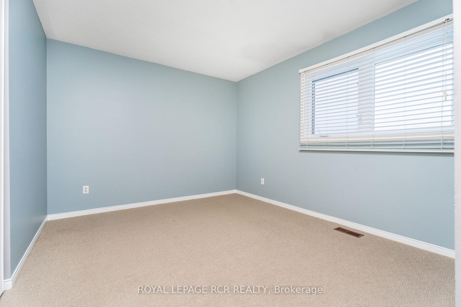 Photo 23 of 234 Howard Crescent, Orangeville — HOMEH