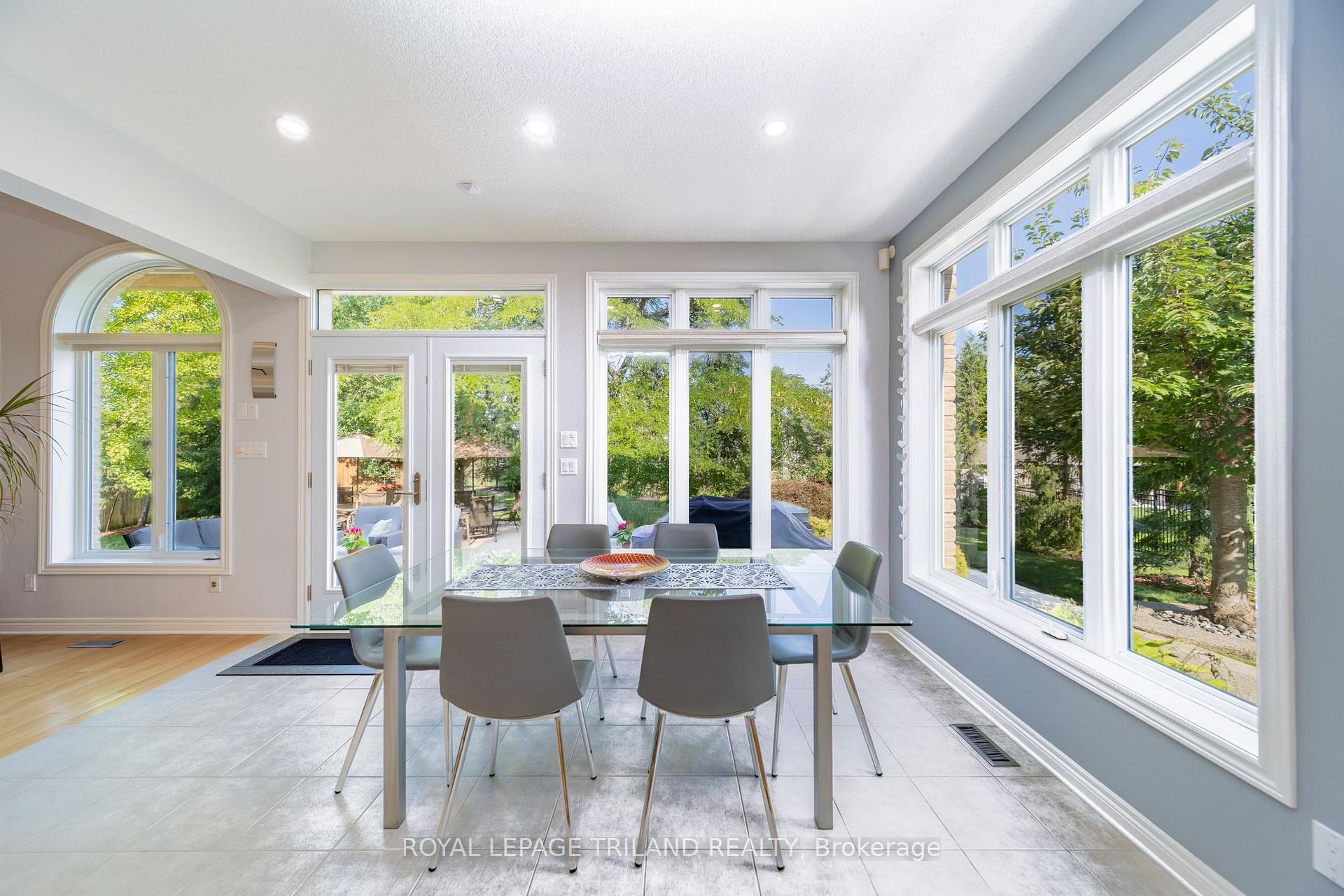 Photo 16 of 1833 Standfield Road, London, North R — HOMEH