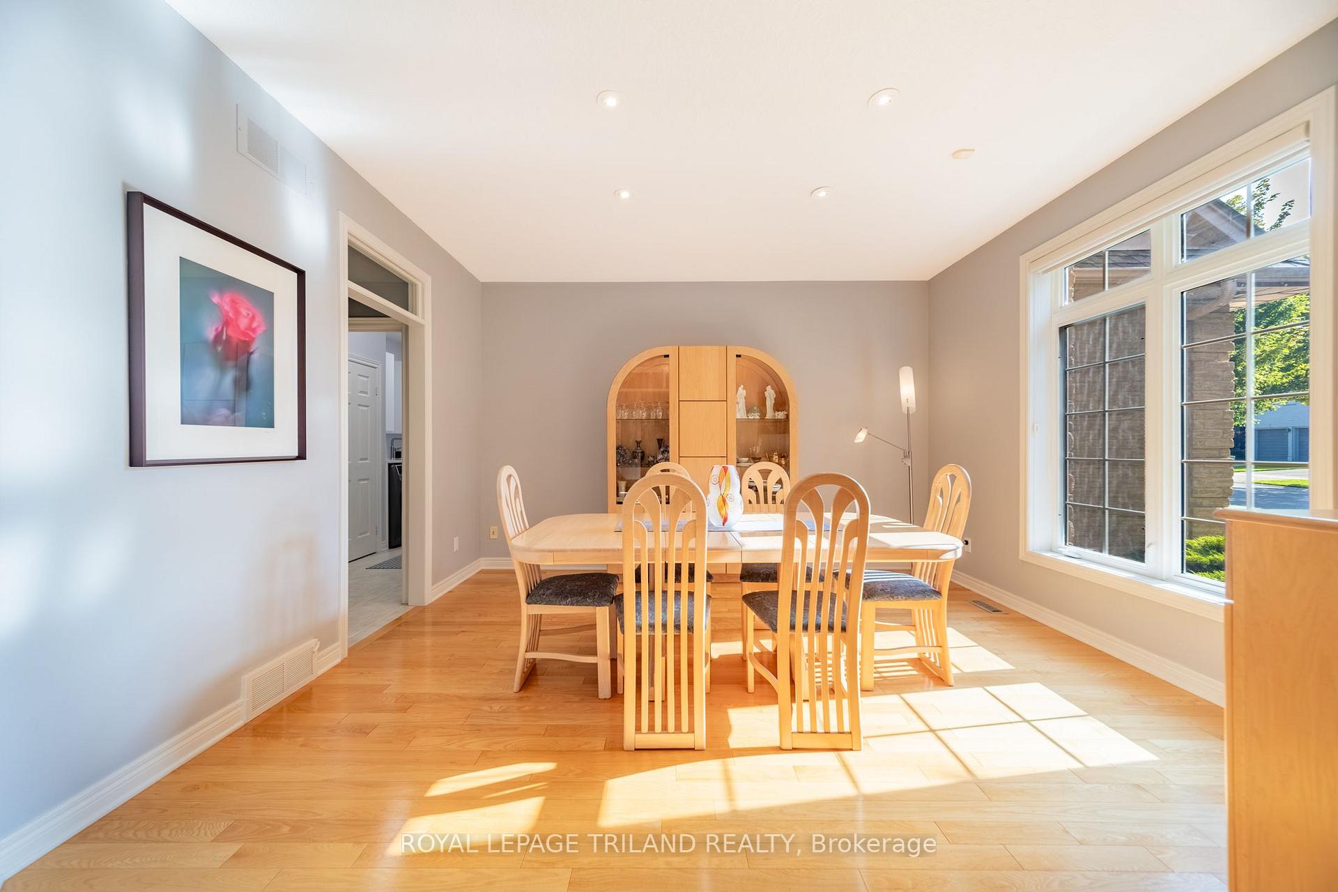 Photo 24 of 1833 Standfield Road, London, North R — HOMEH